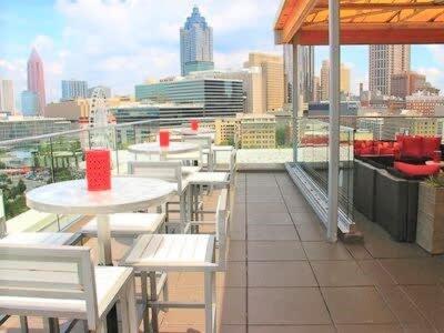 Holiday home Downtown Condo! Private Balcony! Pt10f