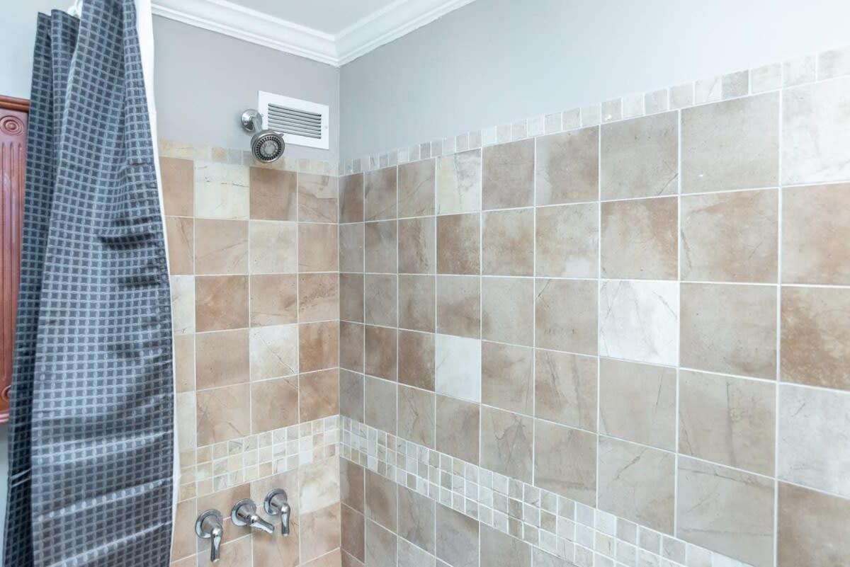 Holiday home Downtown Condo! Private Balcony! Pt10f