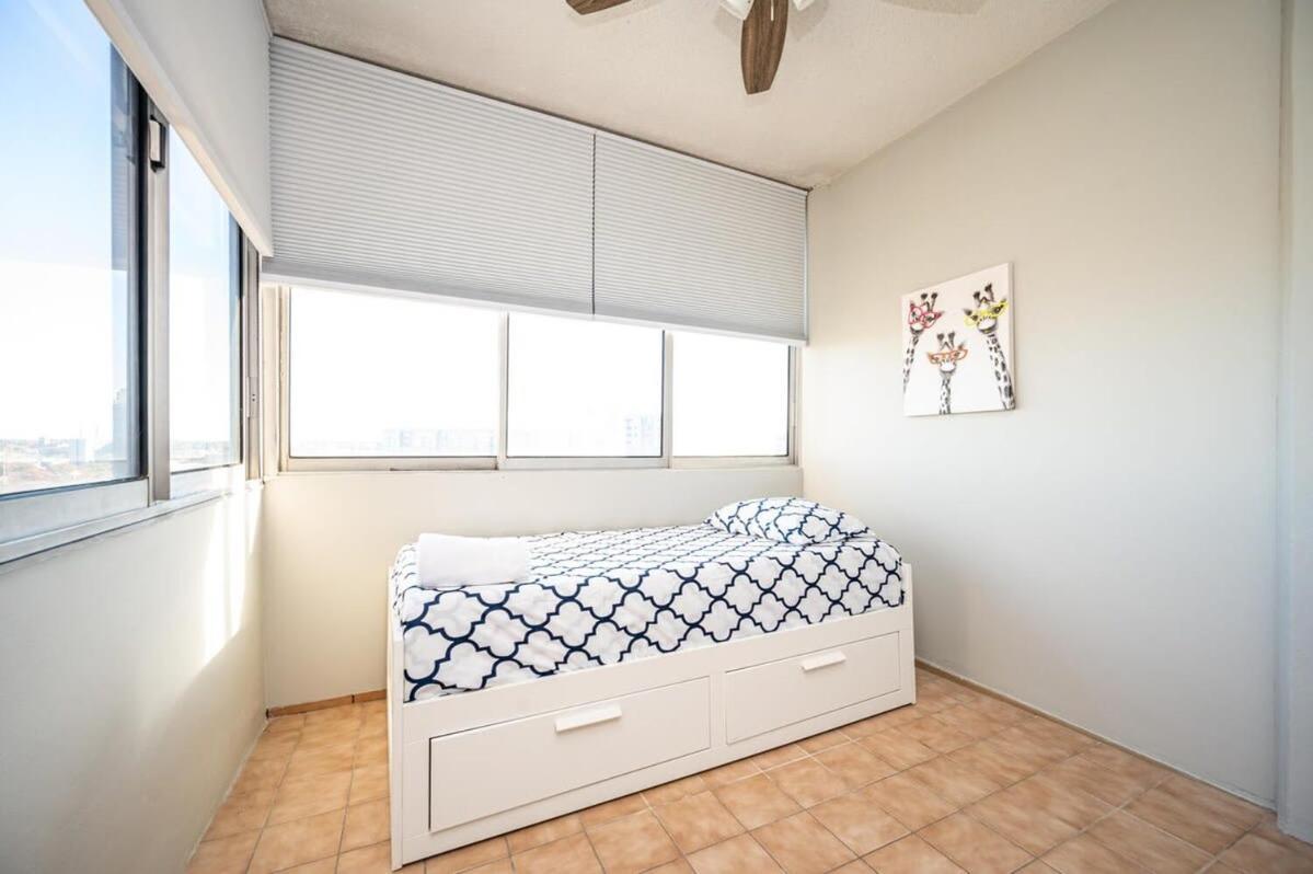 Apartment Downtown! Paid Onsite Parking! View! Lm1706