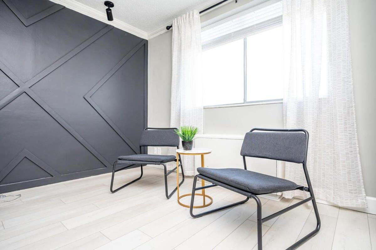 Apartment Downtown! Paid Onsite Parking! View! Lm1706 *