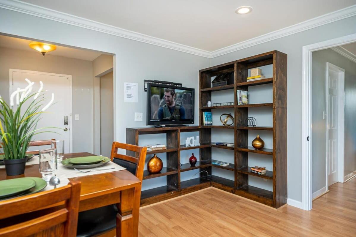 Holiday home Downtown! Stunning City View Onsite Parking Lm1102