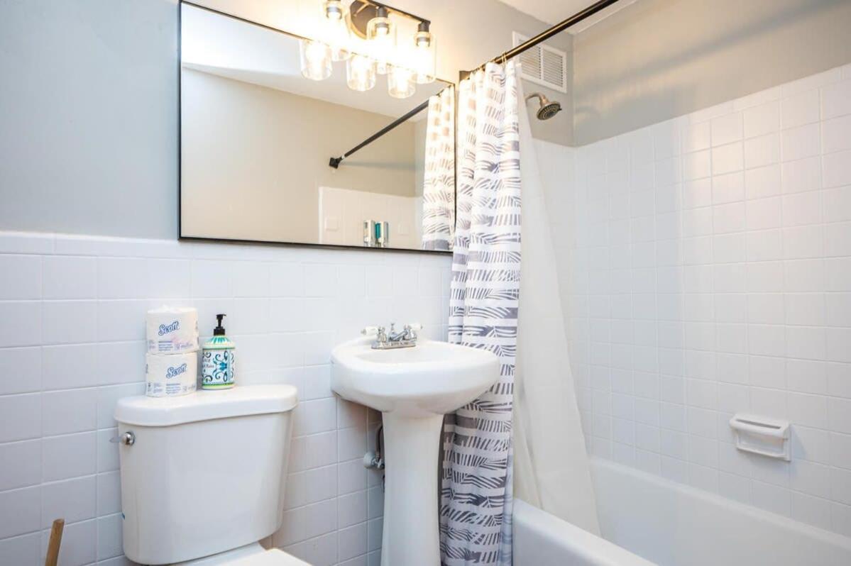 Apartment Downtown! Onsite Parking! 2bd! View! Lm509 *