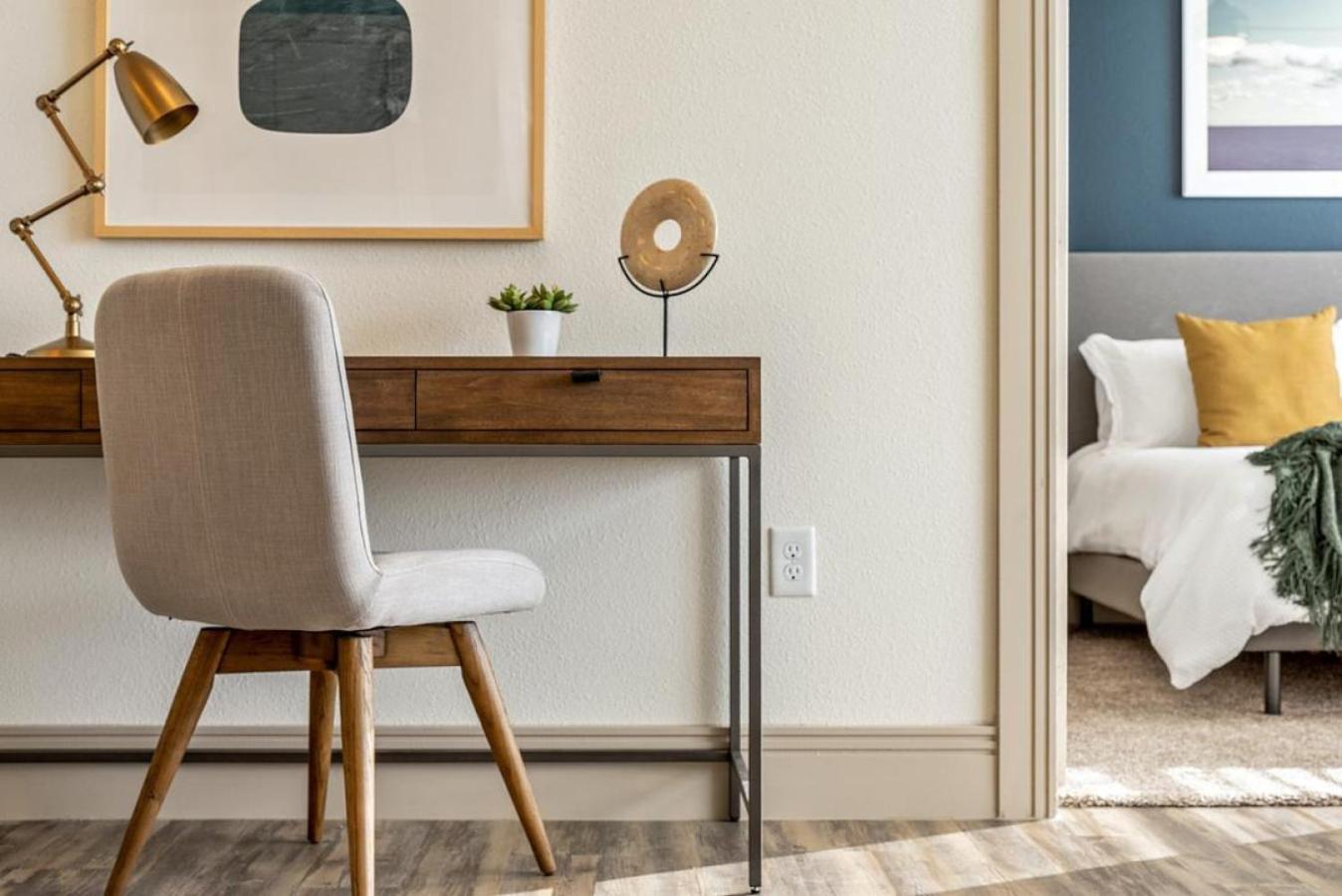 Landing At The Eddy At Riverview - 1 Bedroom In West End Apartment