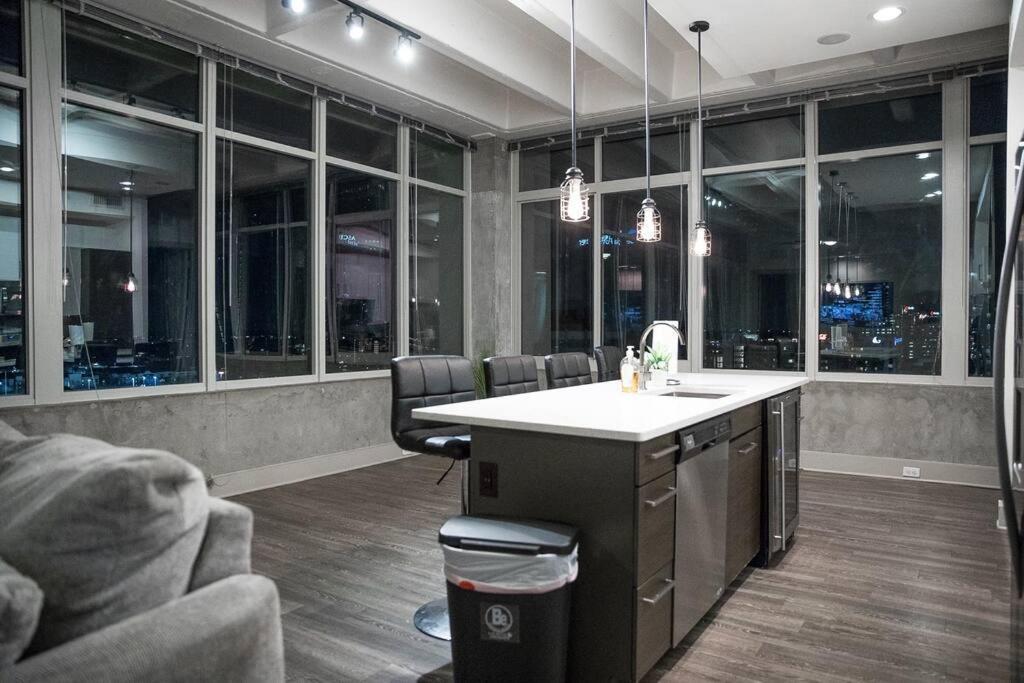 Luxe Skyline Views Apartment Atlanta
