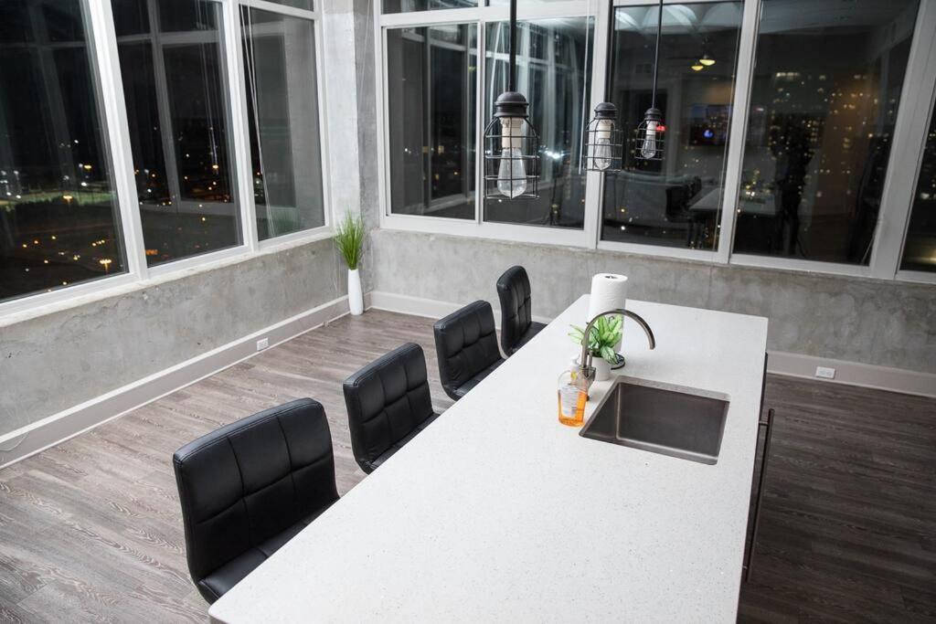 Luxe Skyline Views Apartment Atlanta