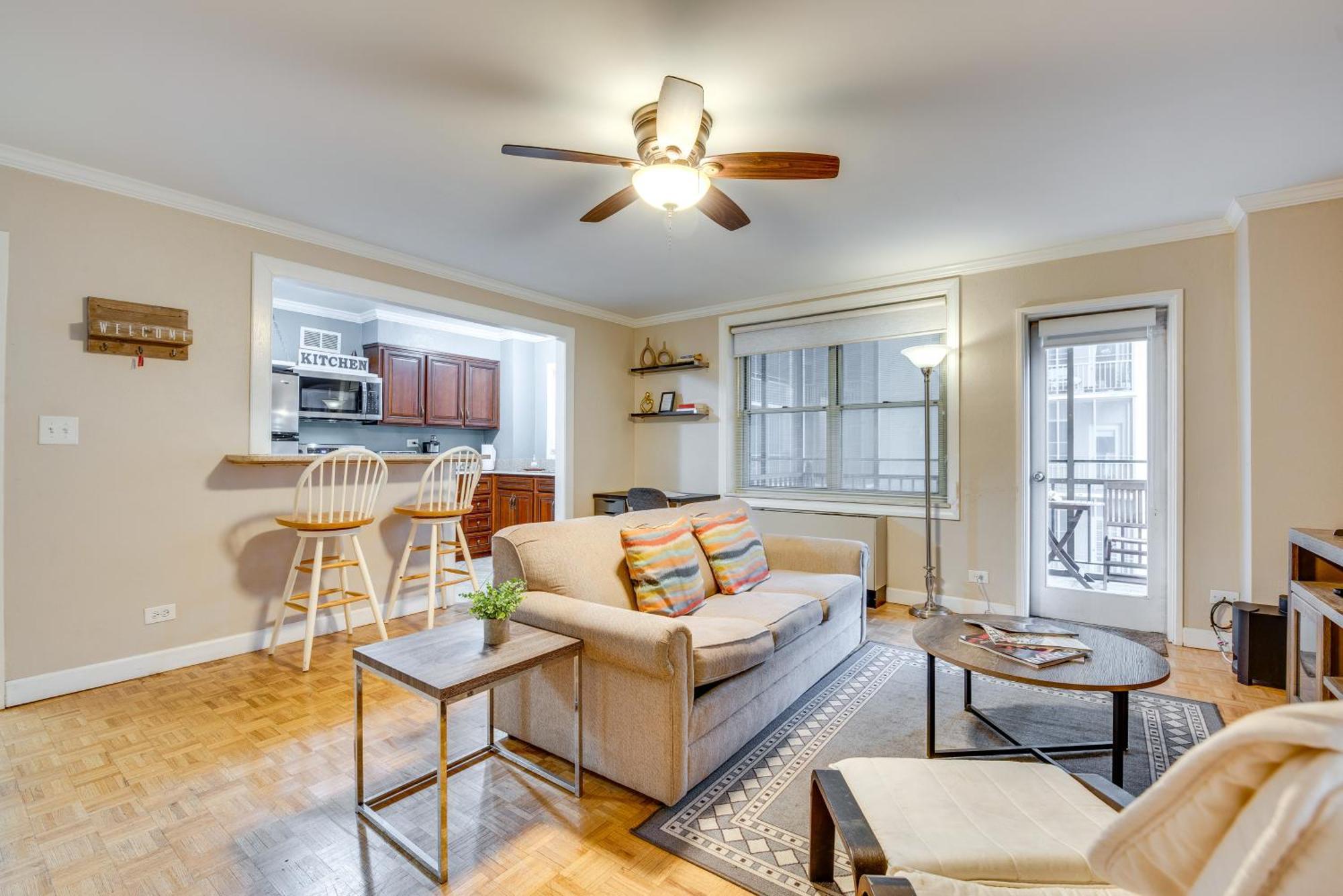 Downtown Balcony, Walkable Area Apartment Atlanta