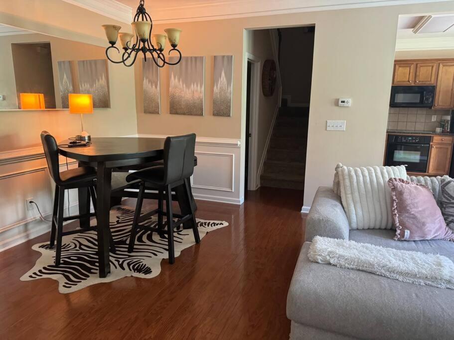 Luxury Pink Cascades Oasis - Gated Community Holiday home