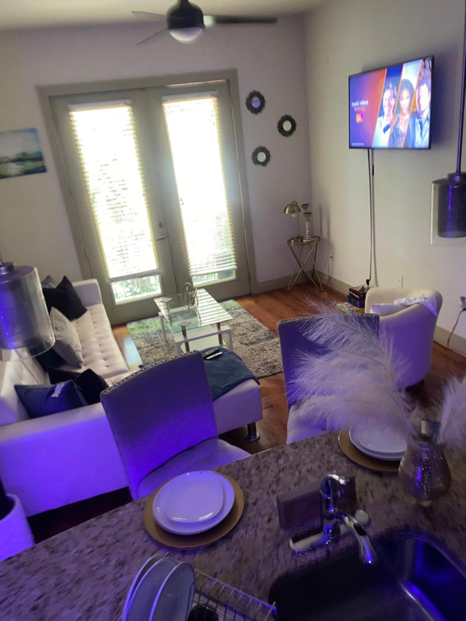 1bd Gorgeous Loft In Buckhead Free Wi-fi, Parking