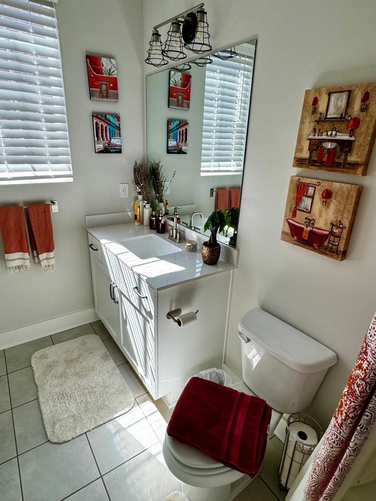 2 Bedroom Urban Oasis In Castleberry Hill Apartment *