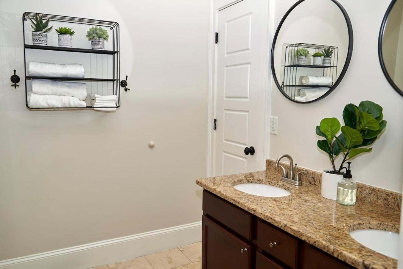 Downtown Gem 5 Min To City, Near Marta & Pullman * Atlanta