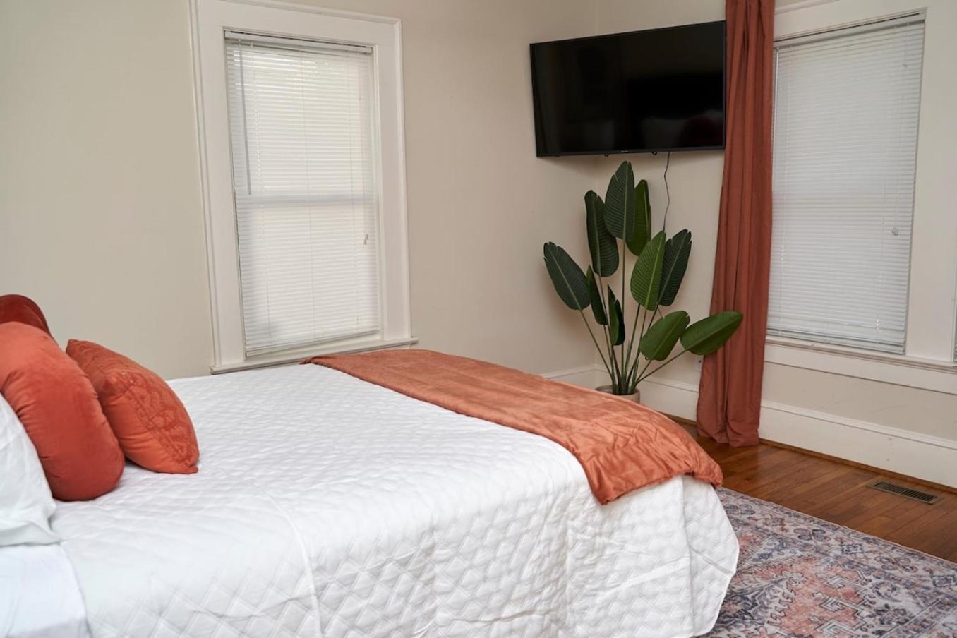 Downtown Gem 5 Min To City, Near Marta & Pullman Holiday home Atlanta