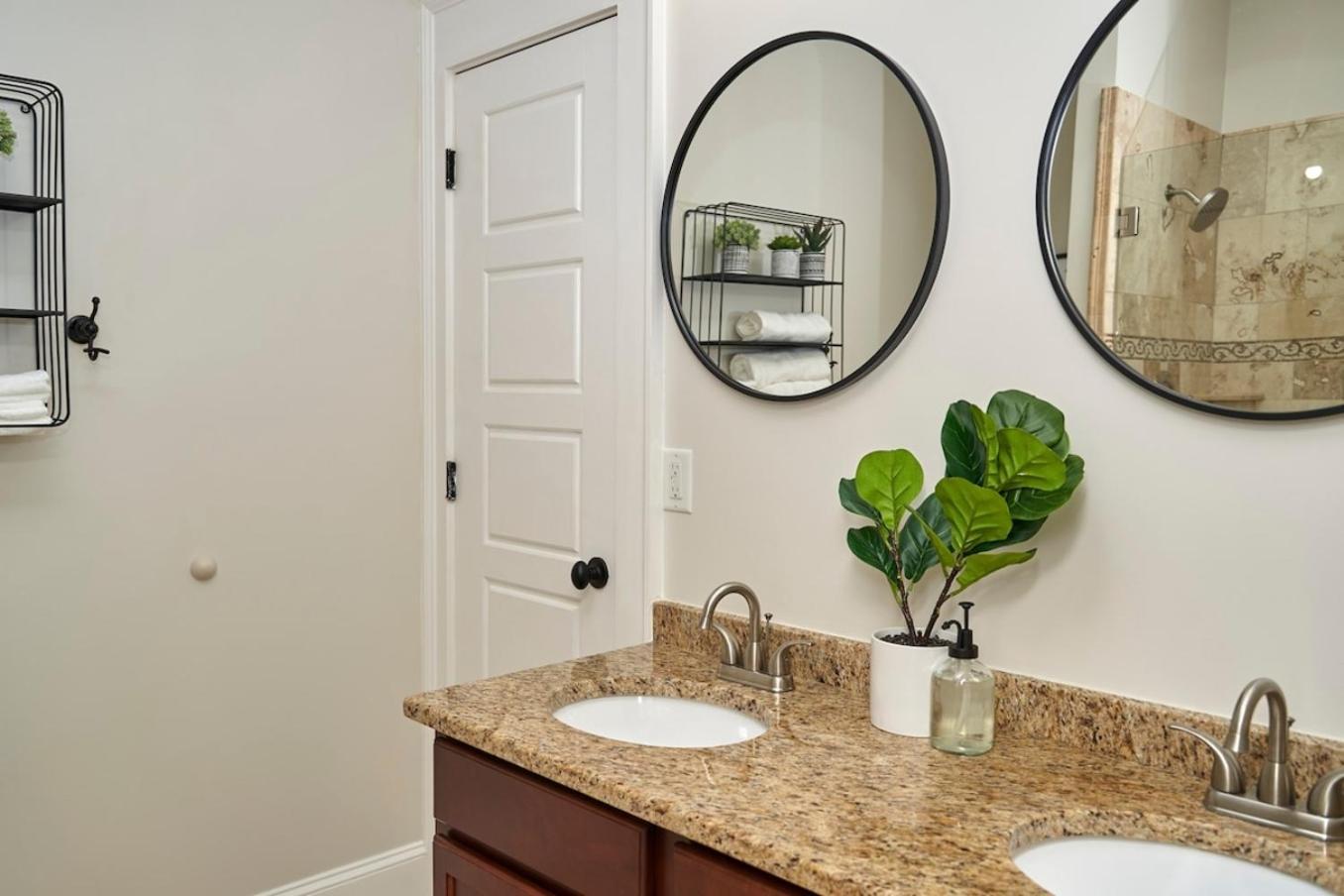 Holiday home Downtown Gem 5 Min To City, Near Marta & Pullman