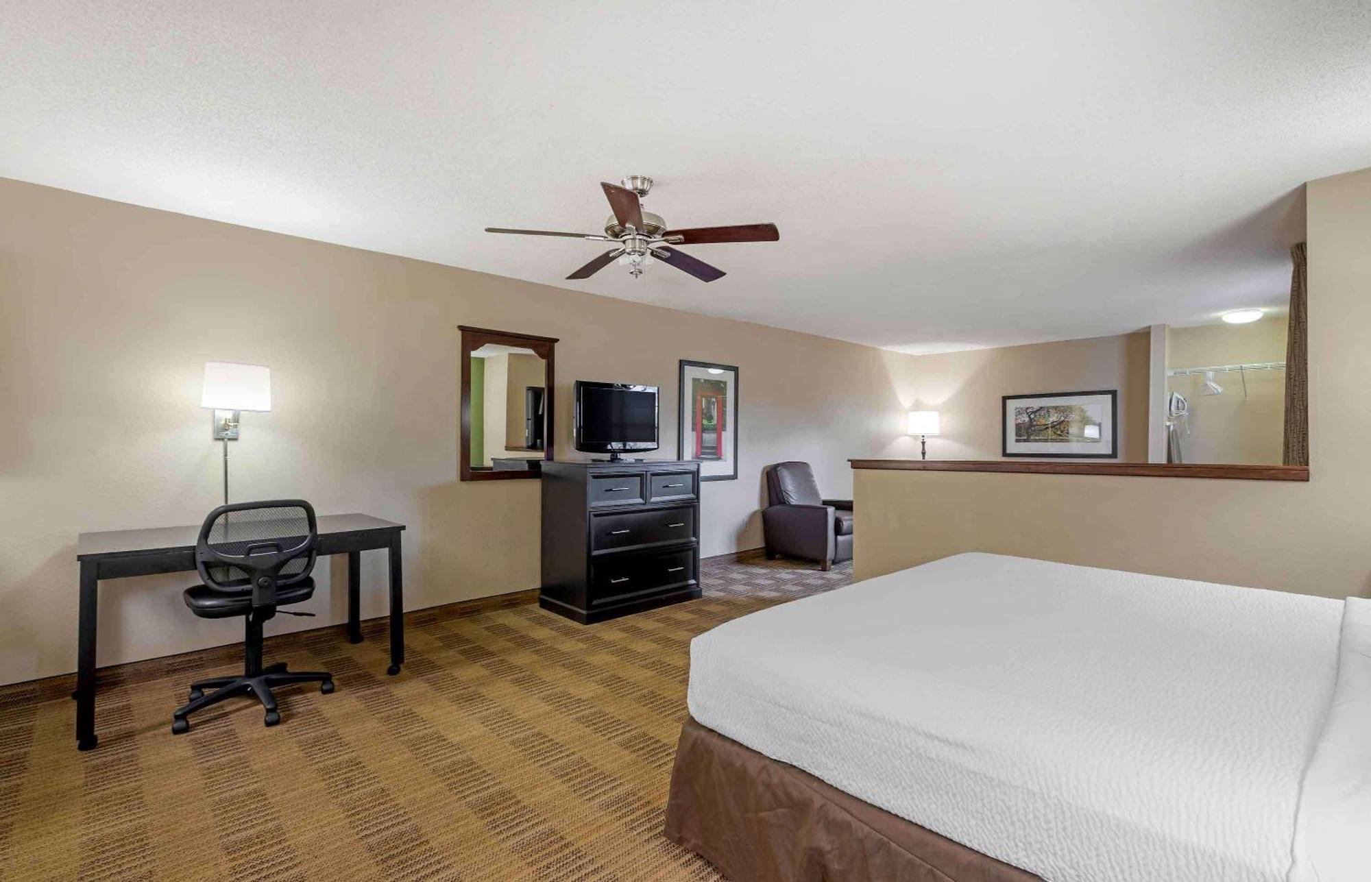 Extended America Select - Atlanta - Clairmont