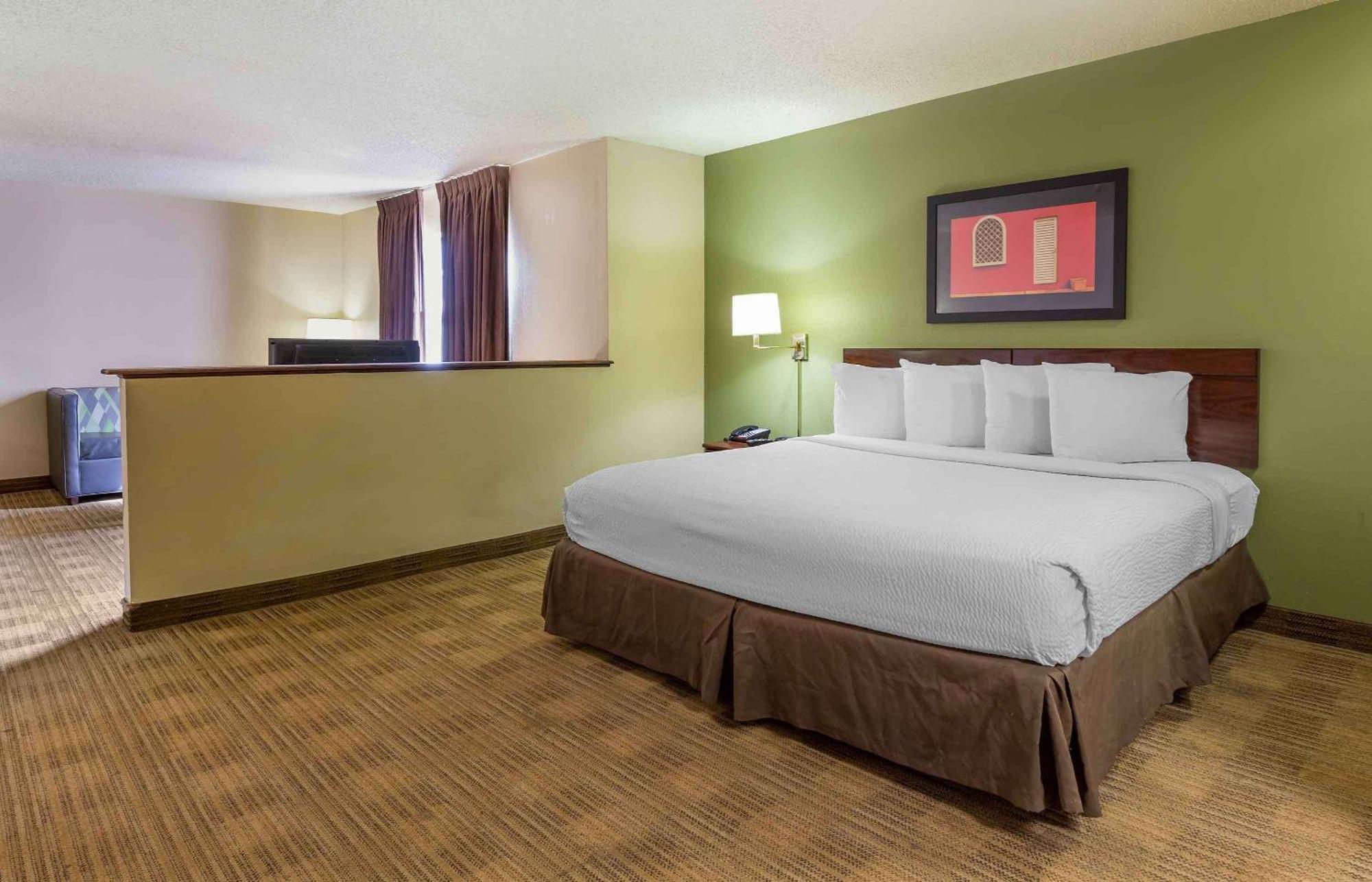 Extended America Select - Atlanta - Clairmont Hotel