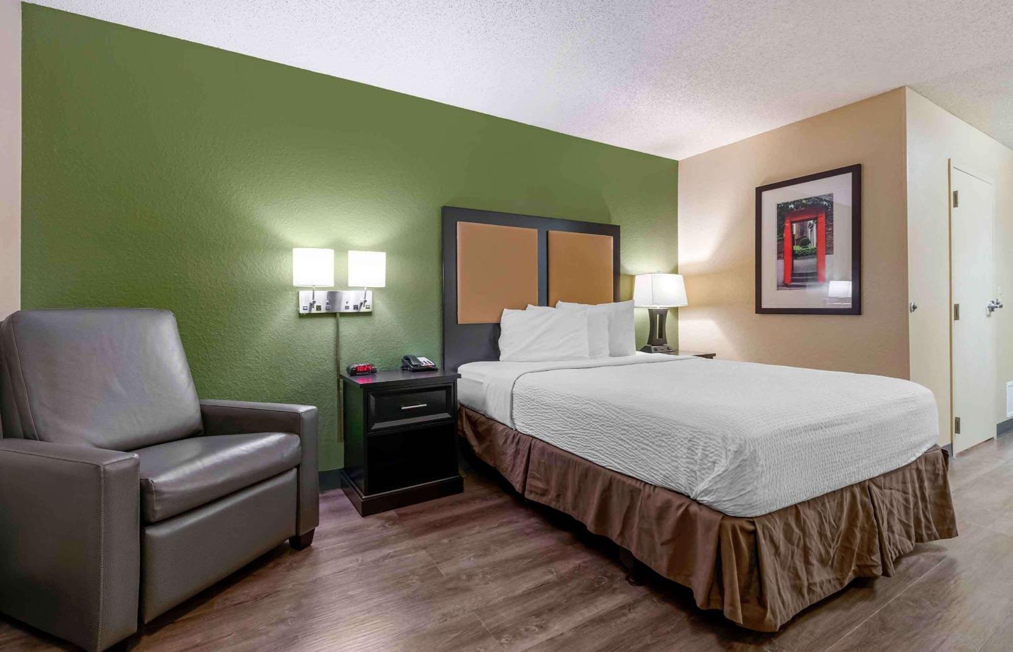 Extended America Select - Atlanta - Clairmont Hotel