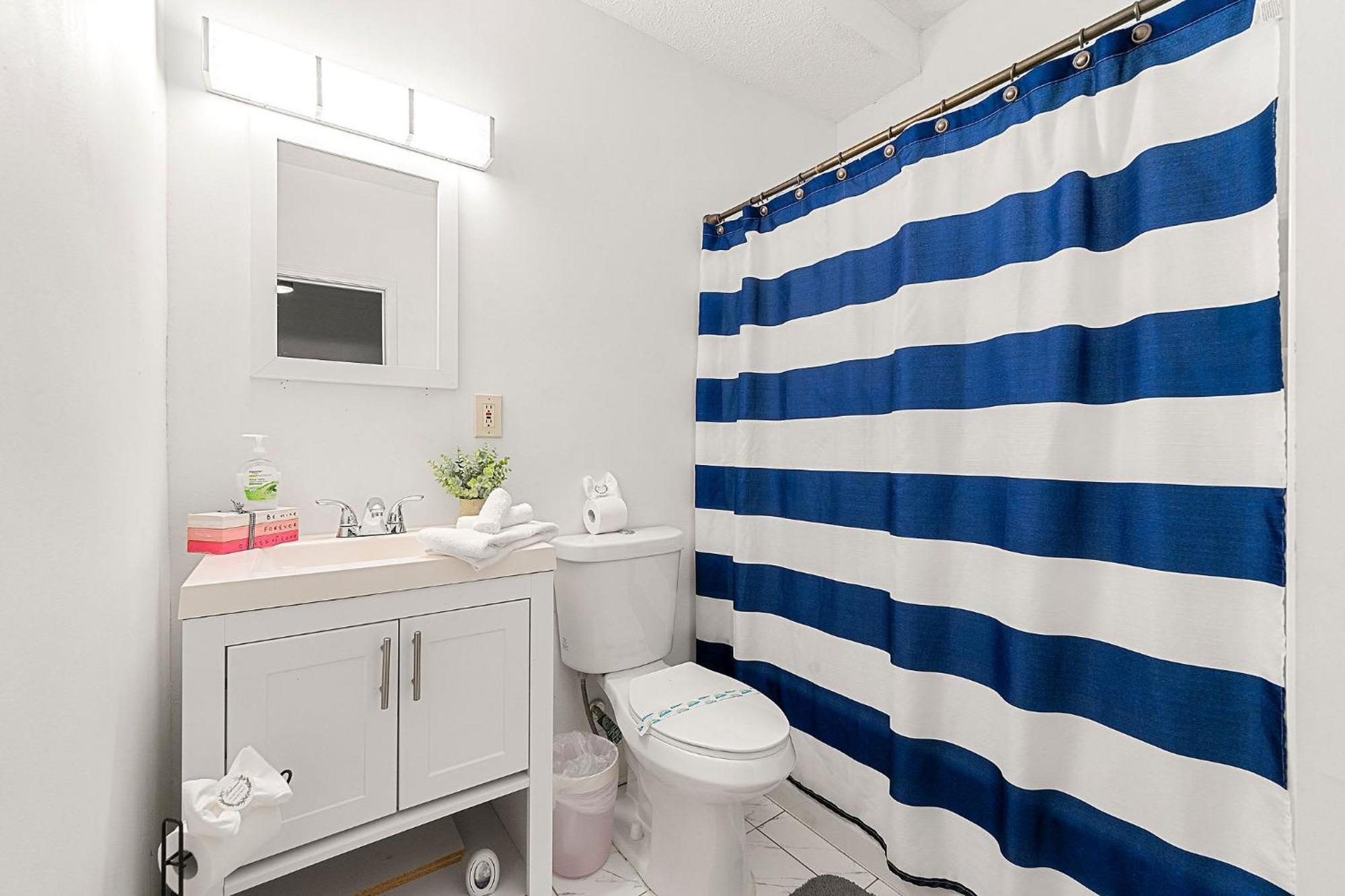 Spacious Near Zoo L Sleeps 12 Includ Atlanta
