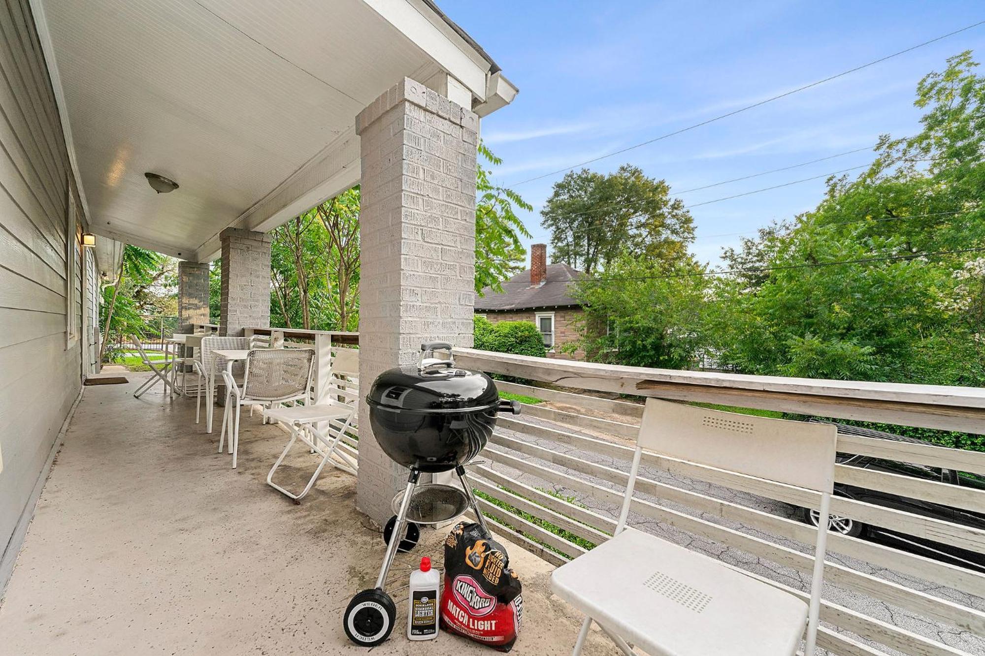 Spacious Near Zoo L Sleeps 12 Includ Holiday home Atlanta