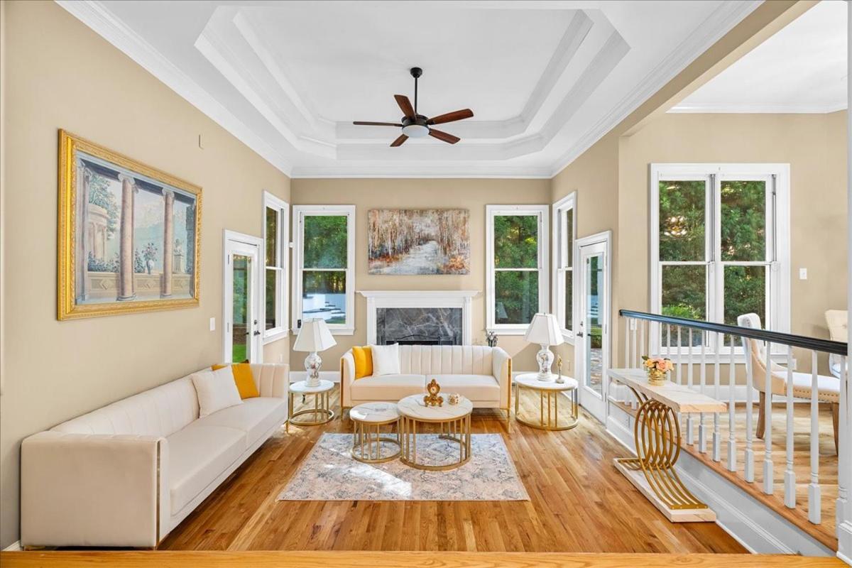 11580sqft Large By Airport *