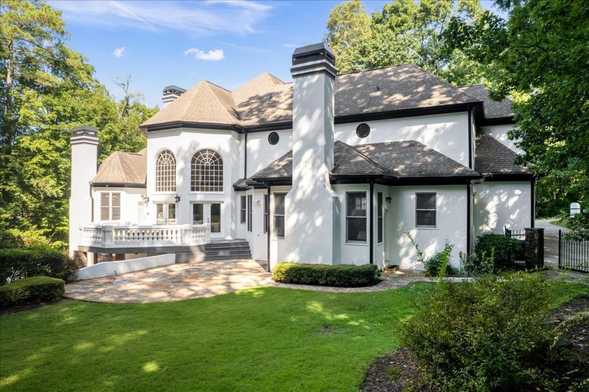 11580sqft Large By Airport *