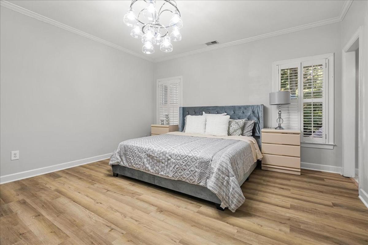 11580sqft Large By Airport Villa