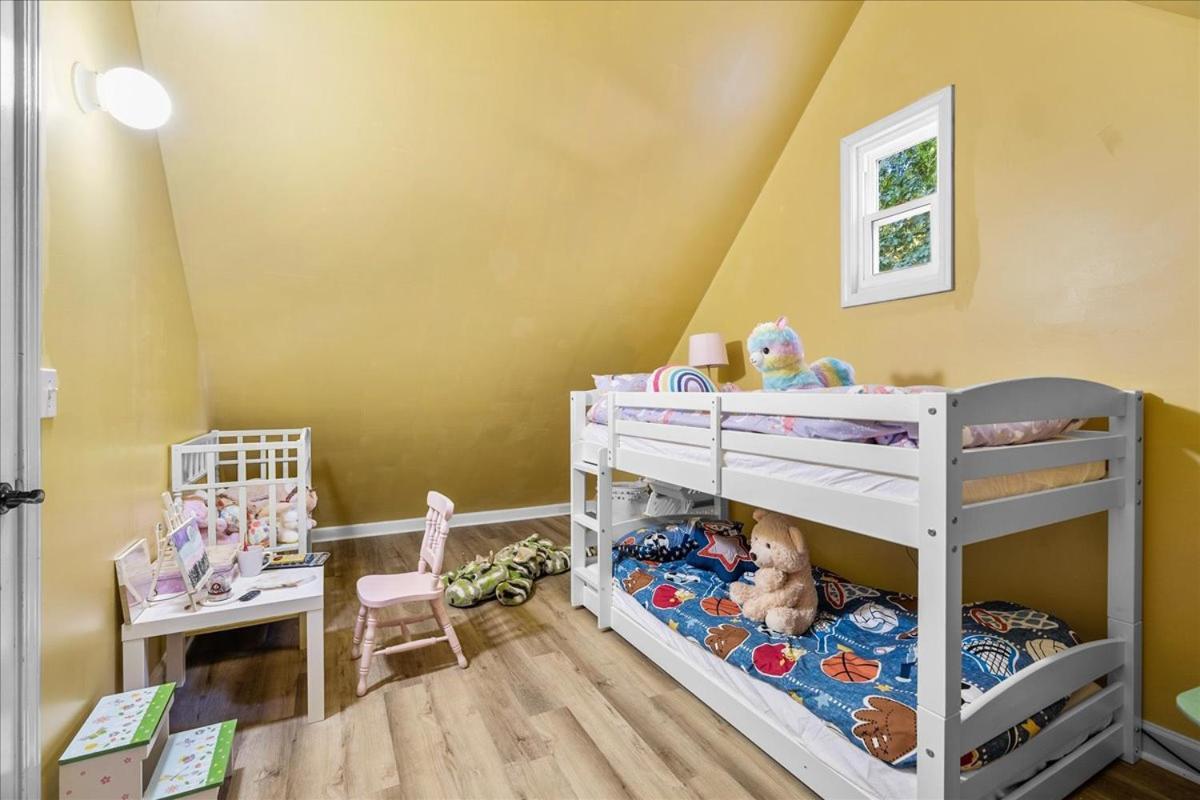 11580sqft Large By Airport Villa
