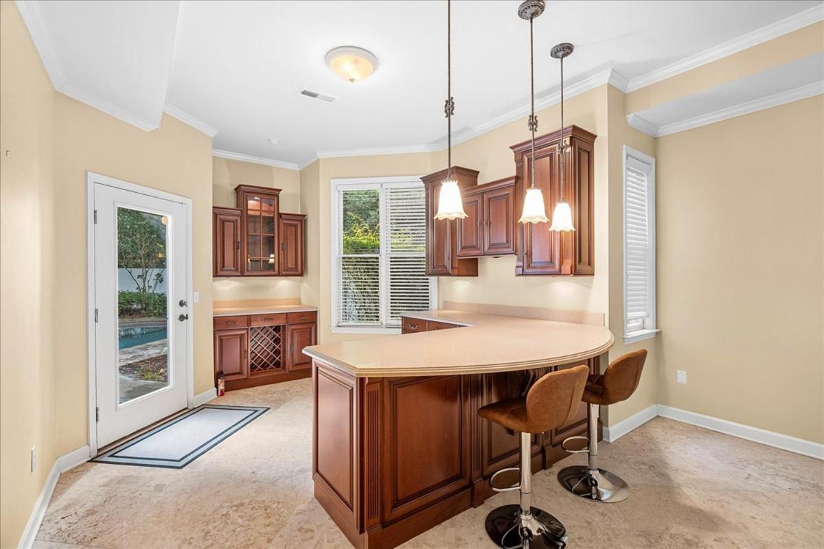 11580sqft Large By Airport Atlanta