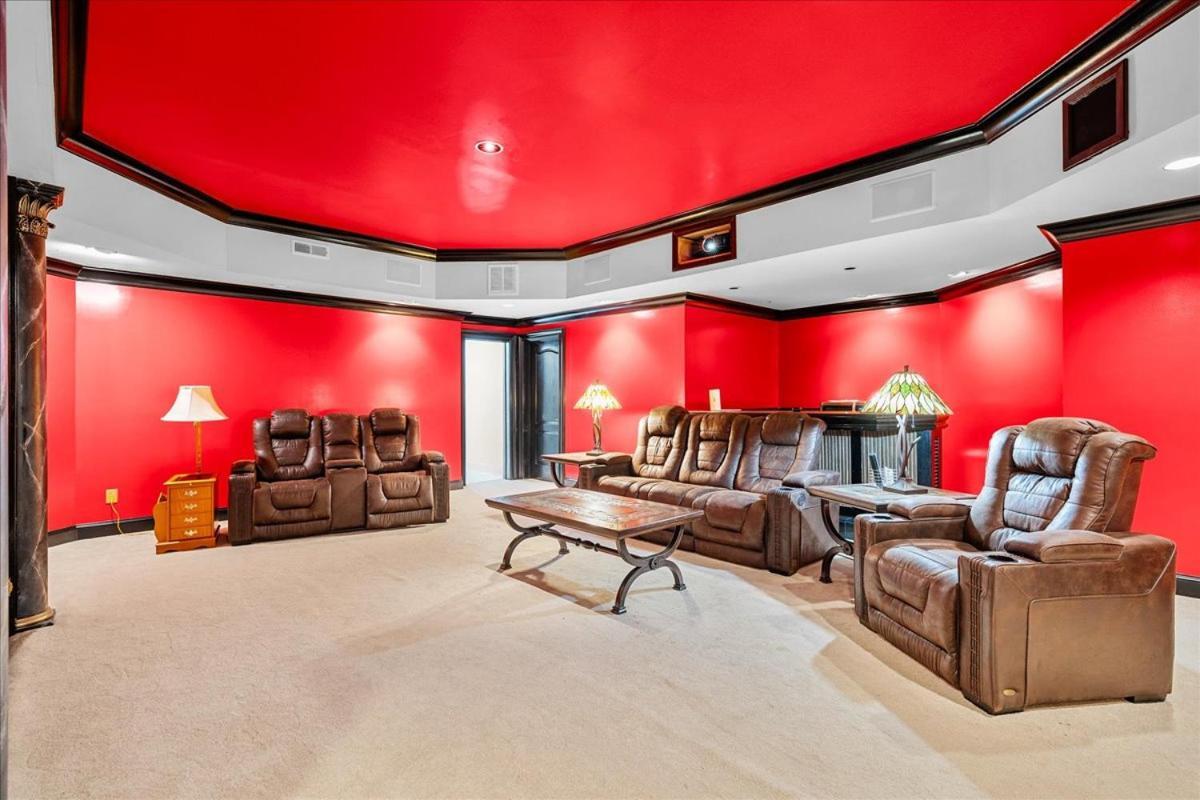 11580sqft Large By Airport *