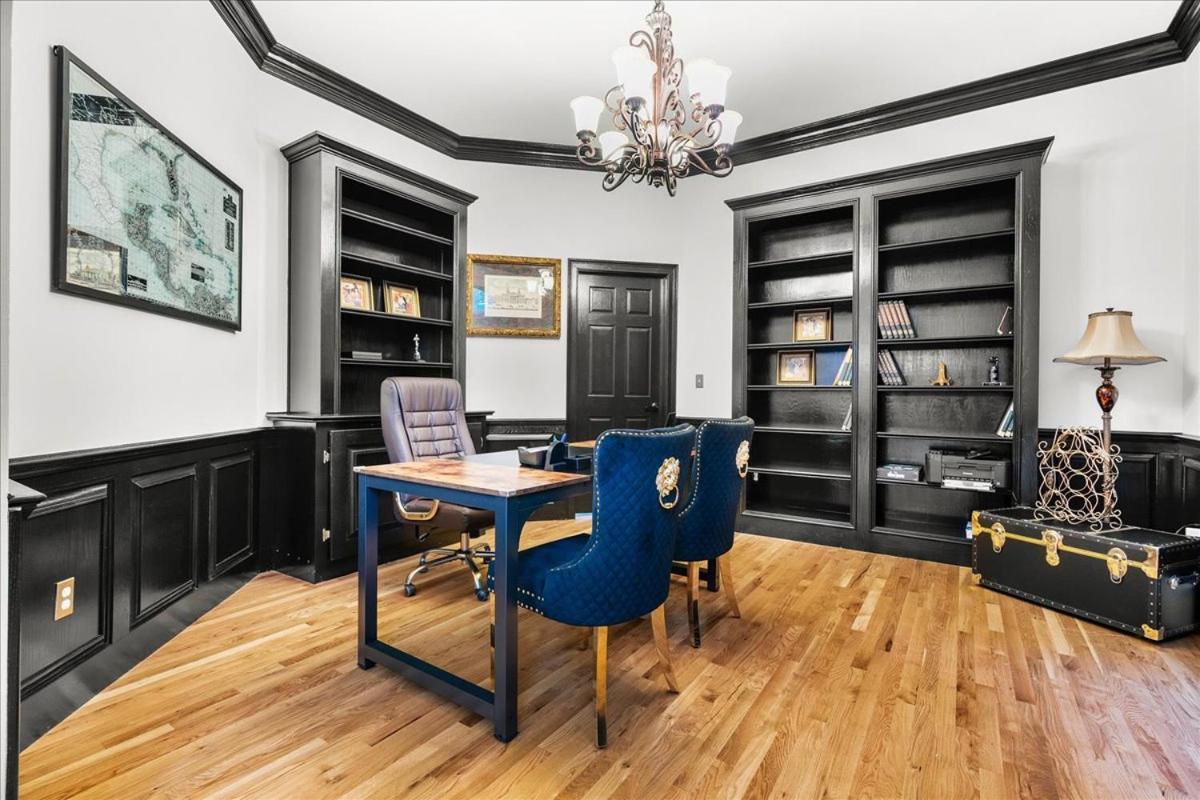 11580sqft Large By Airport