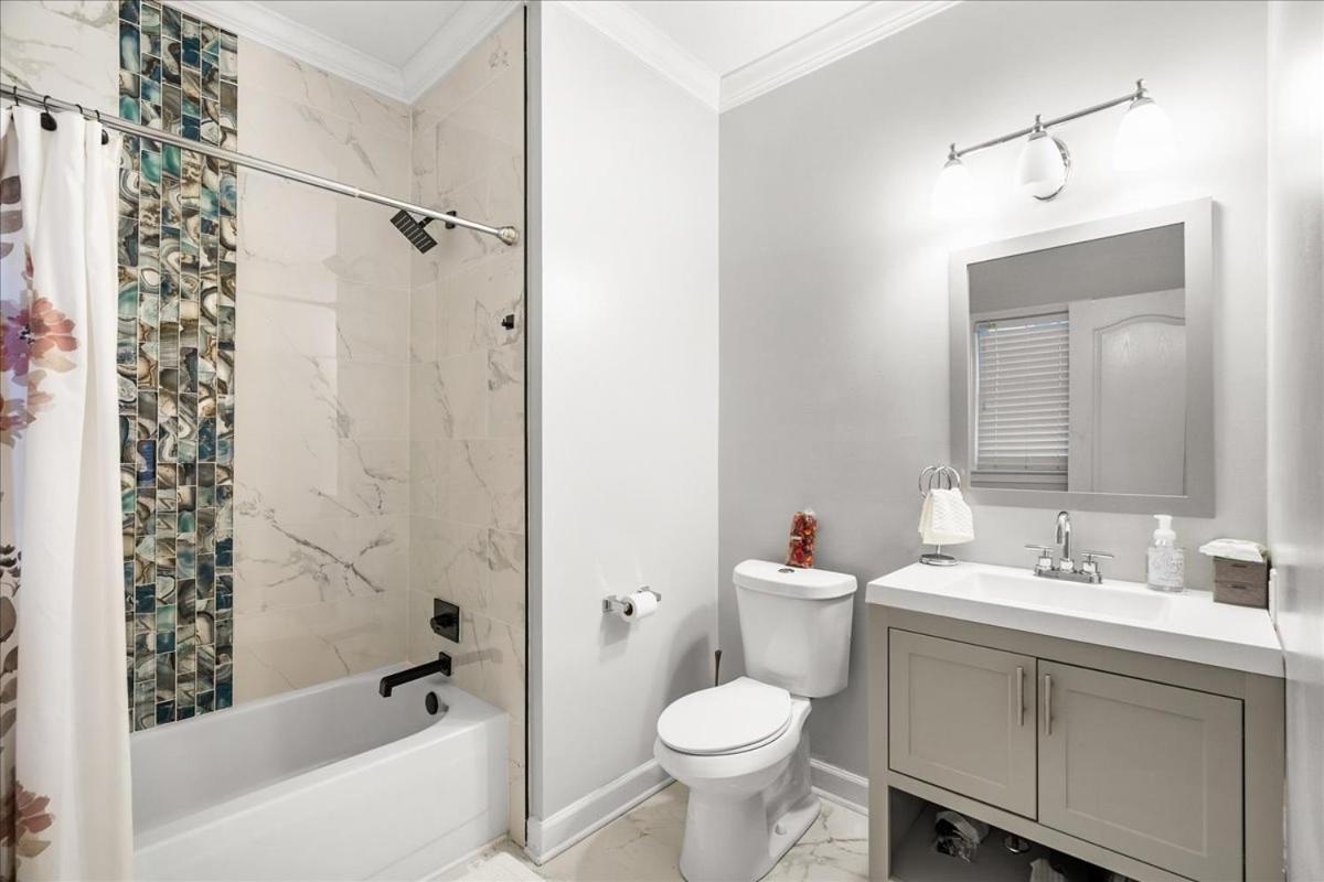11580sqft Large By Airport Villa