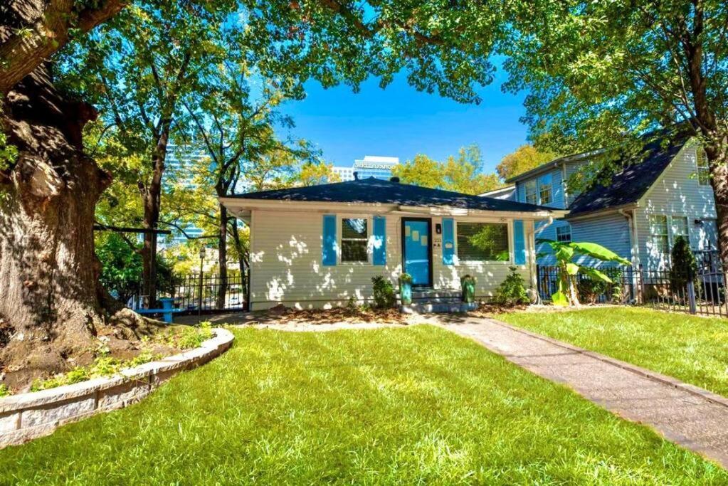 Midtown Gem Walk To Attractions Holiday home *