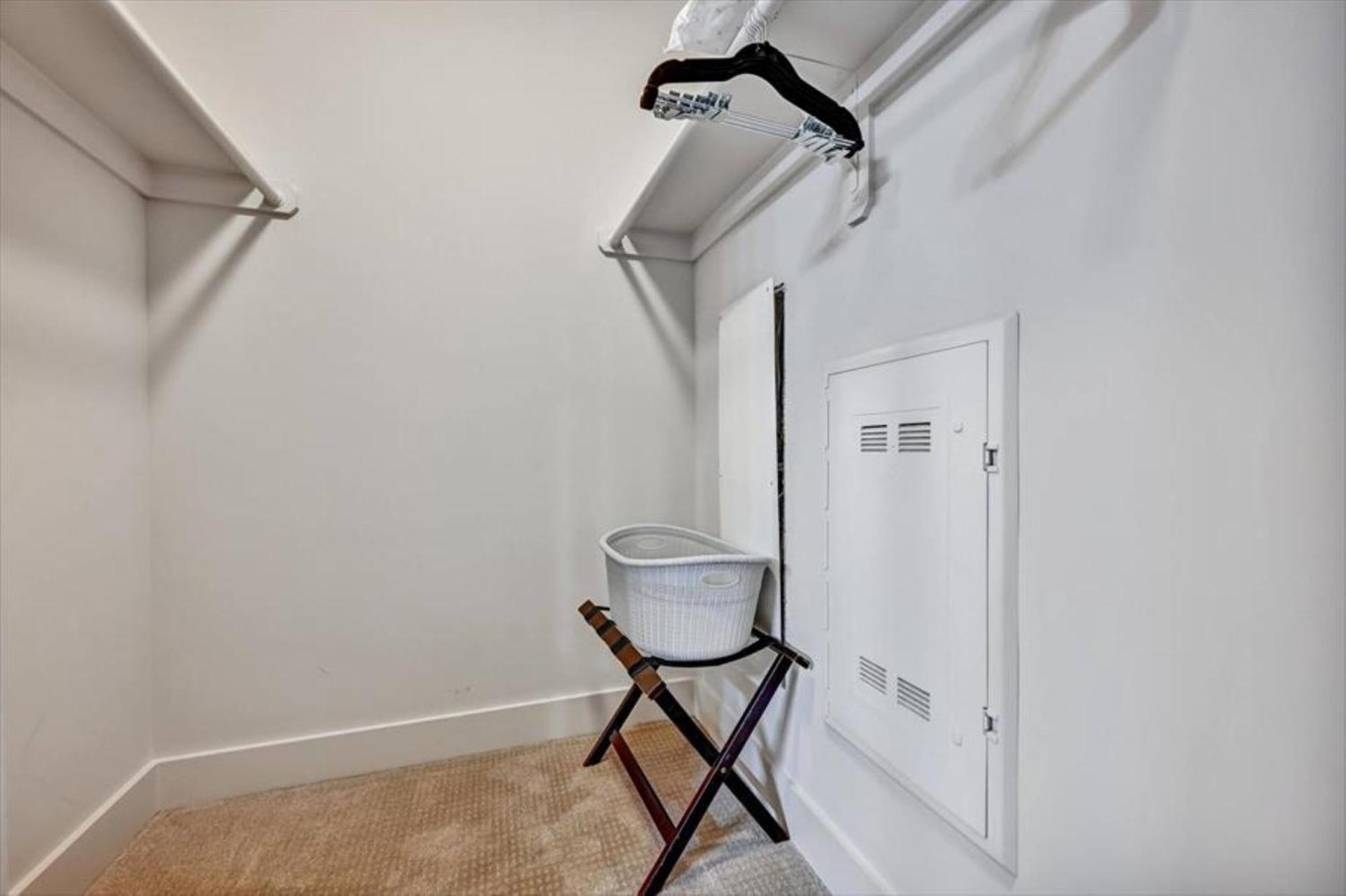 Global Luxury Midtown Apartment *