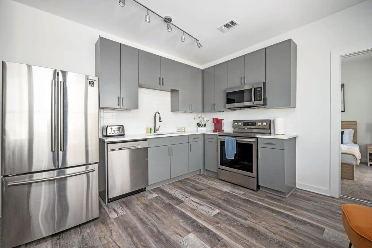 Luxury 5beds 3baths 2balcony Penthouse 542blvd