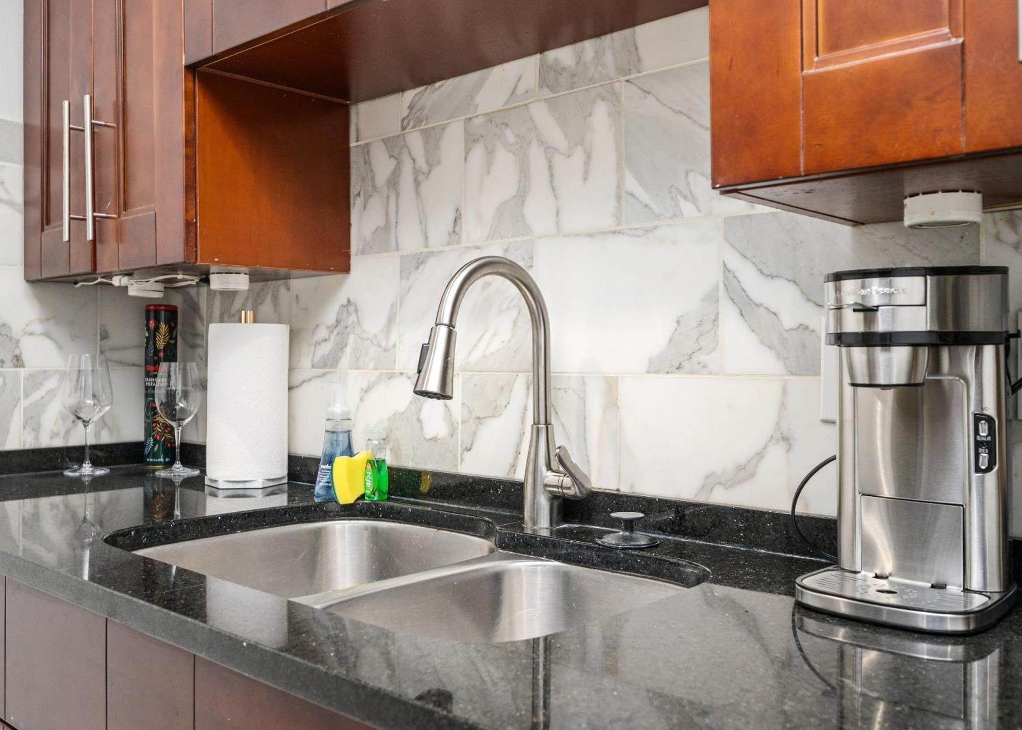 View Newly Renovated 3 Beds With Free Parking Lm1809 * Atlanta