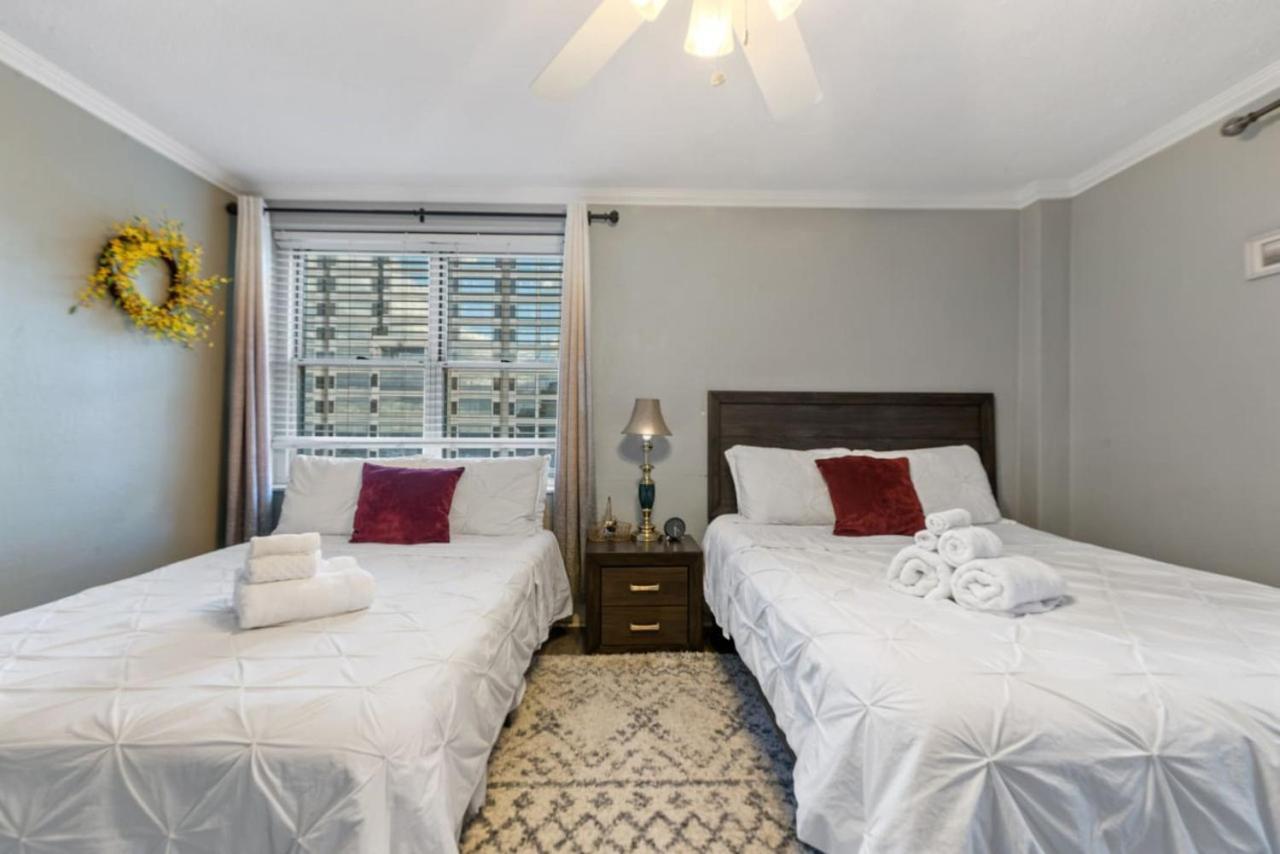 Affordable 2br Condo, Walk To Downtown Attractions