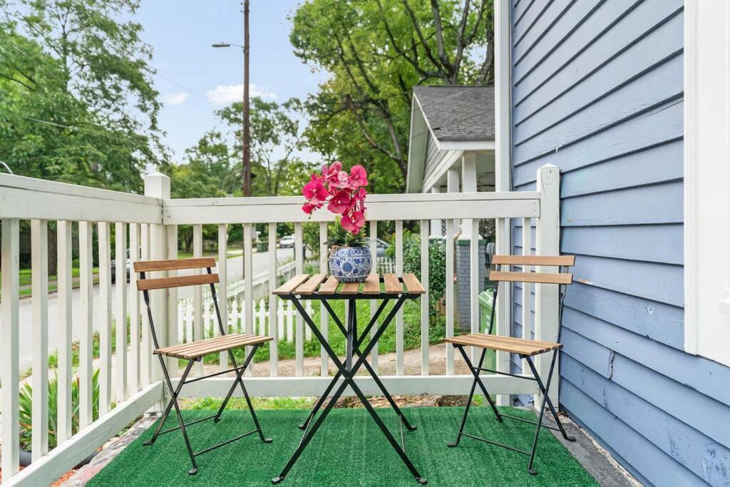 Your Cozy Retreat, 10 Mins From Downtown