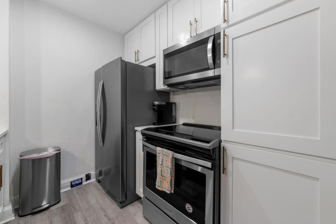 Food Scene, Convenience - Walk-friendly - Atl Holiday home *
