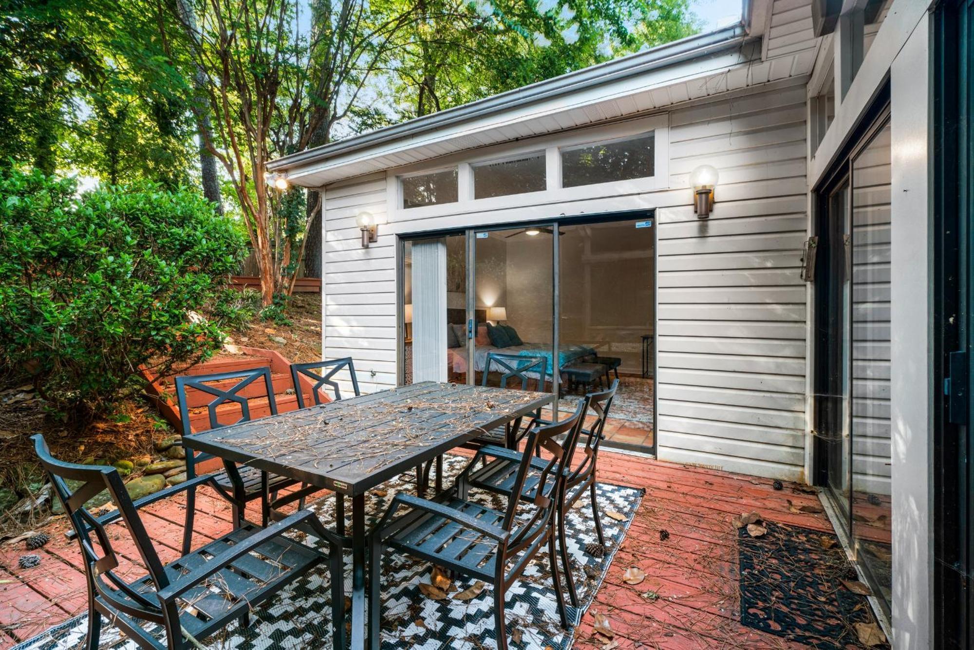 Villa 3-bed 2&half-bath Pet Friendly Buckhead Atlanta