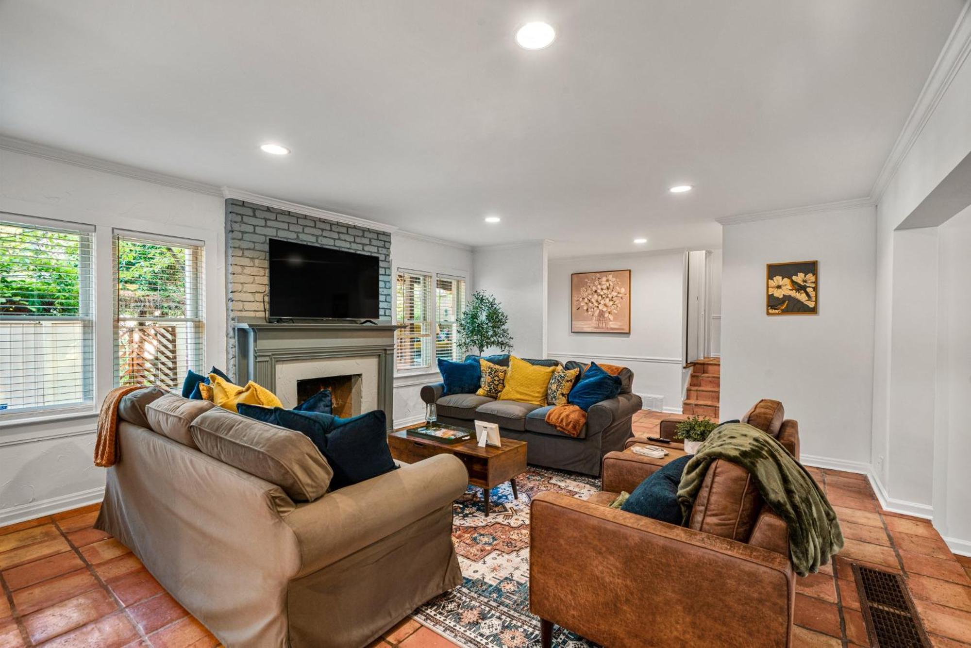 Villa 3-bed 2&half-bath Pet Friendly Buckhead