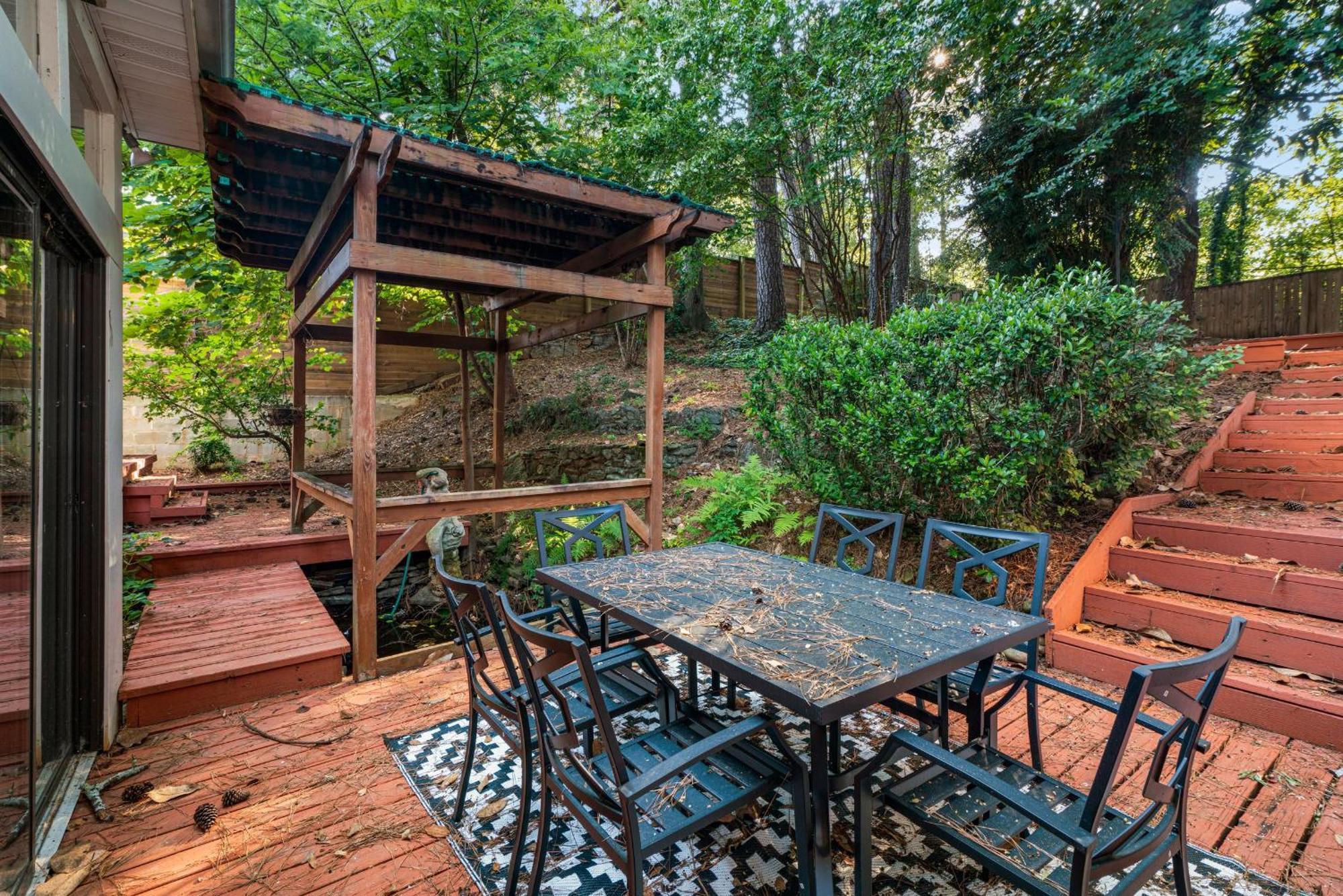 3-bed 2&half-bath Pet Friendly Buckhead Villa Atlanta