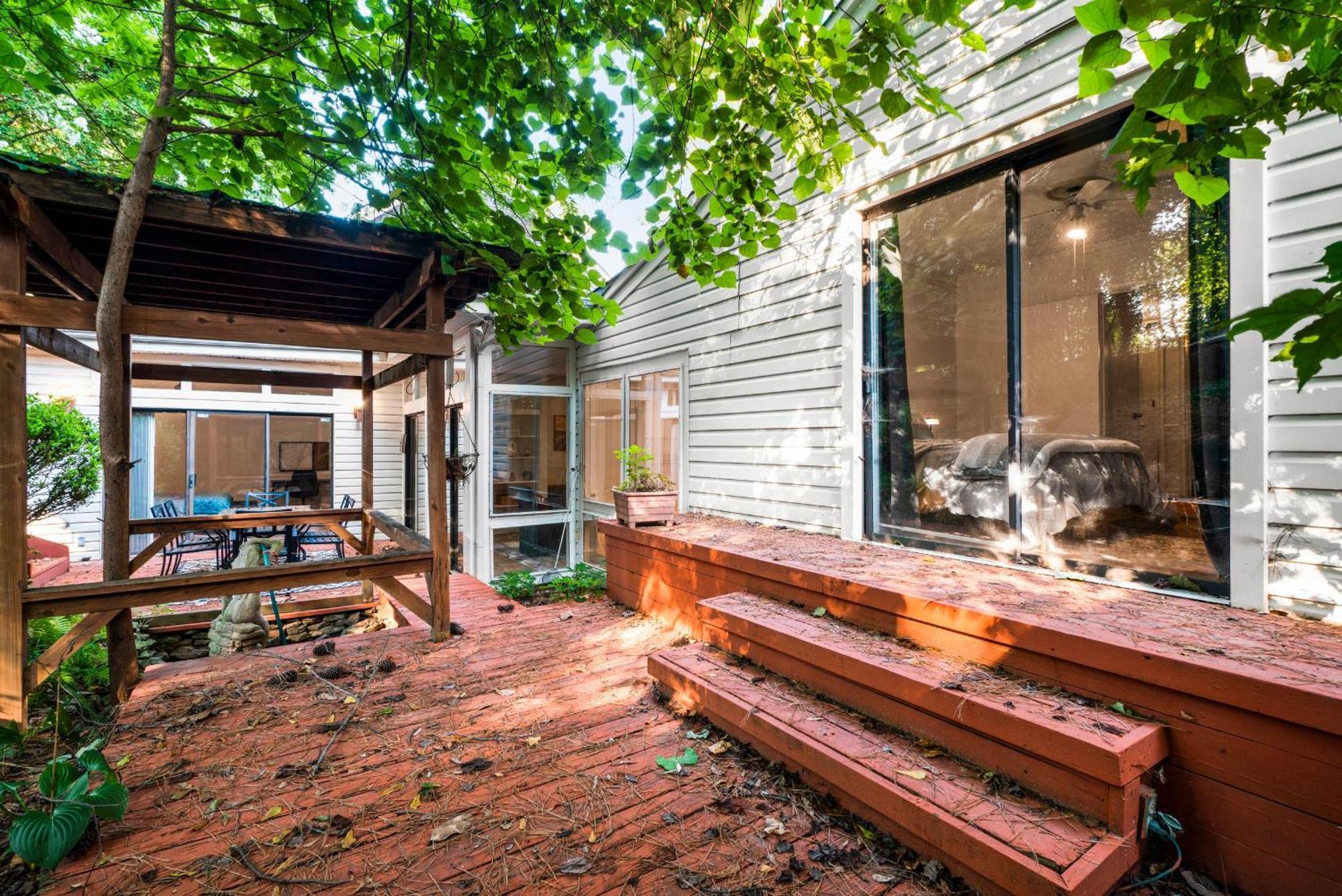 Villa 3-bed 2&half-bath Pet Friendly Buckhead