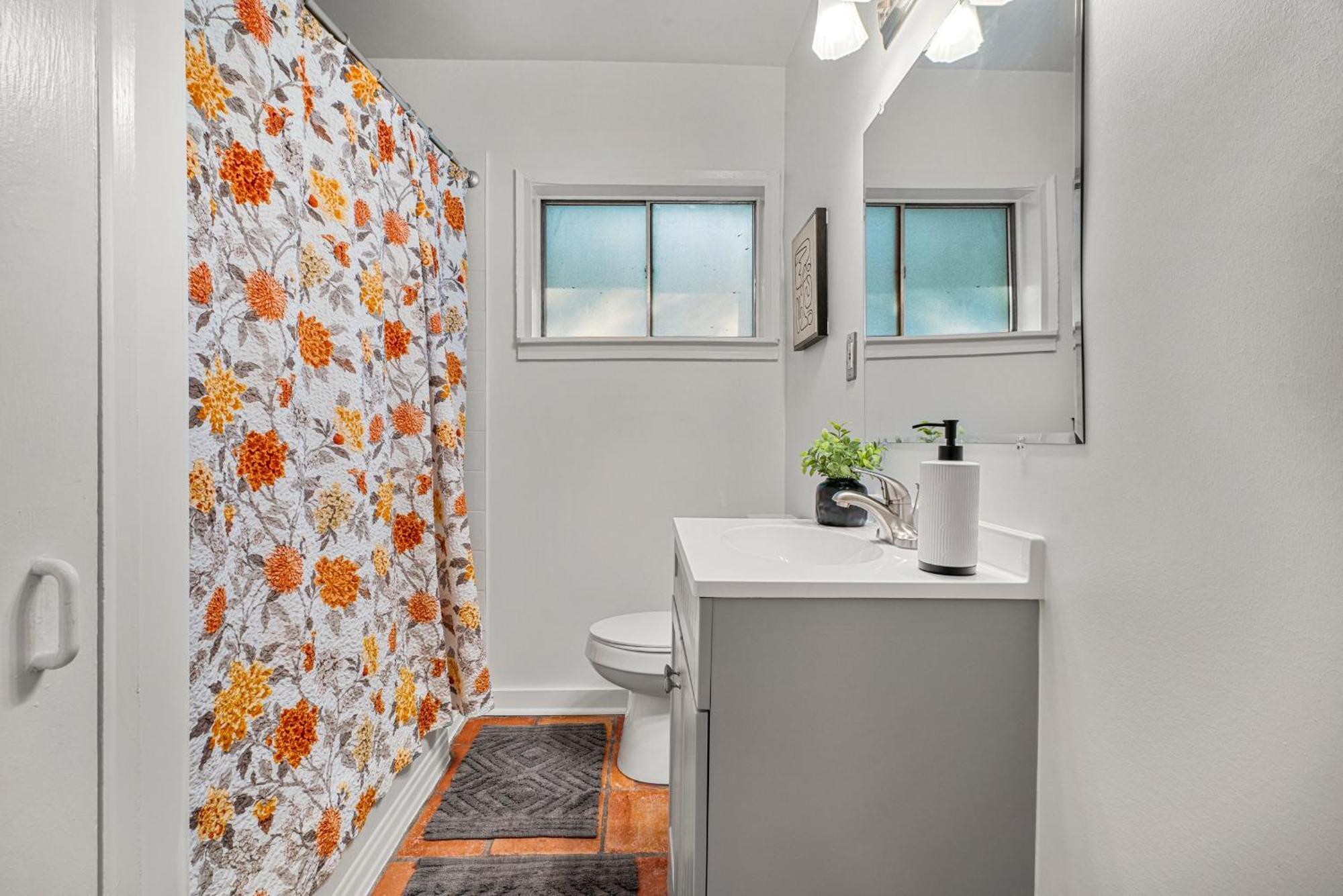 3-bed 2&half-bath Pet Friendly Buckhead * Atlanta