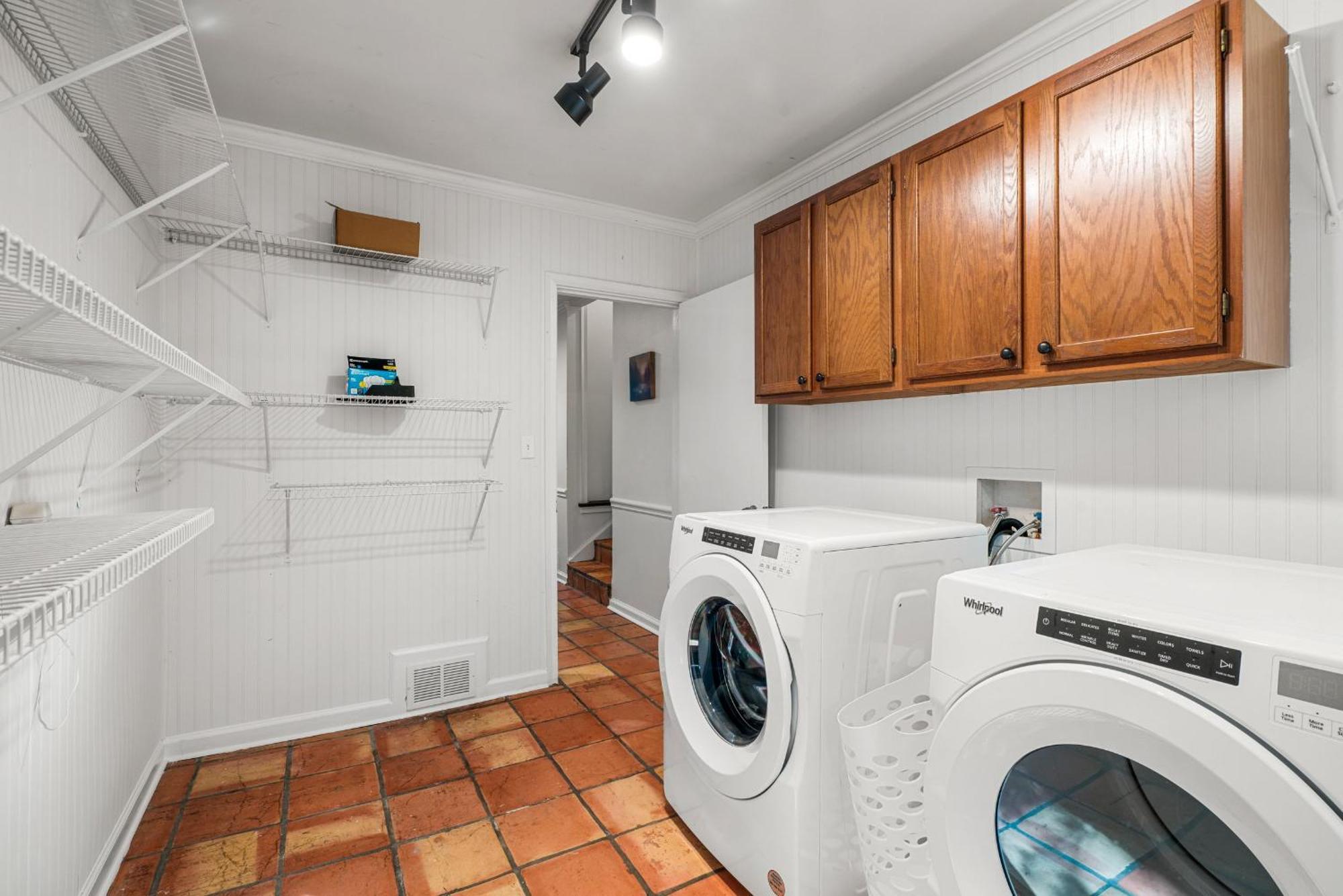 Villa 3-bed 2&half-bath Pet Friendly Buckhead *