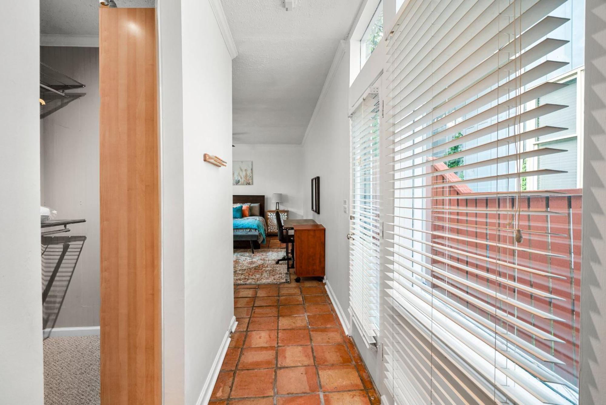 3-bed 2&half-bath Pet Friendly Buckhead *