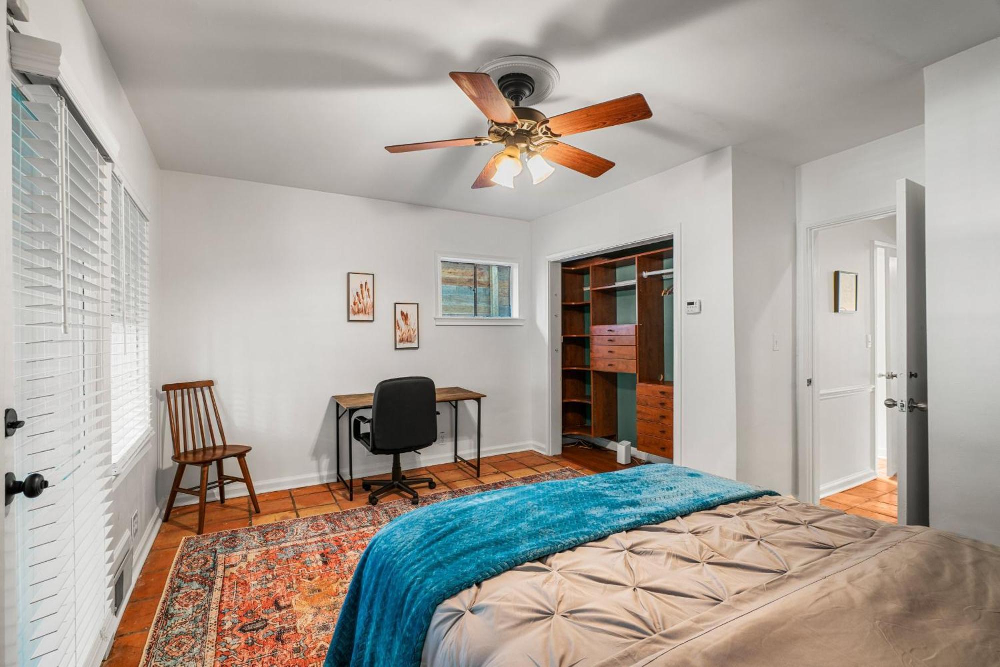 Villa 3-bed 2&half-bath Pet Friendly Buckhead *