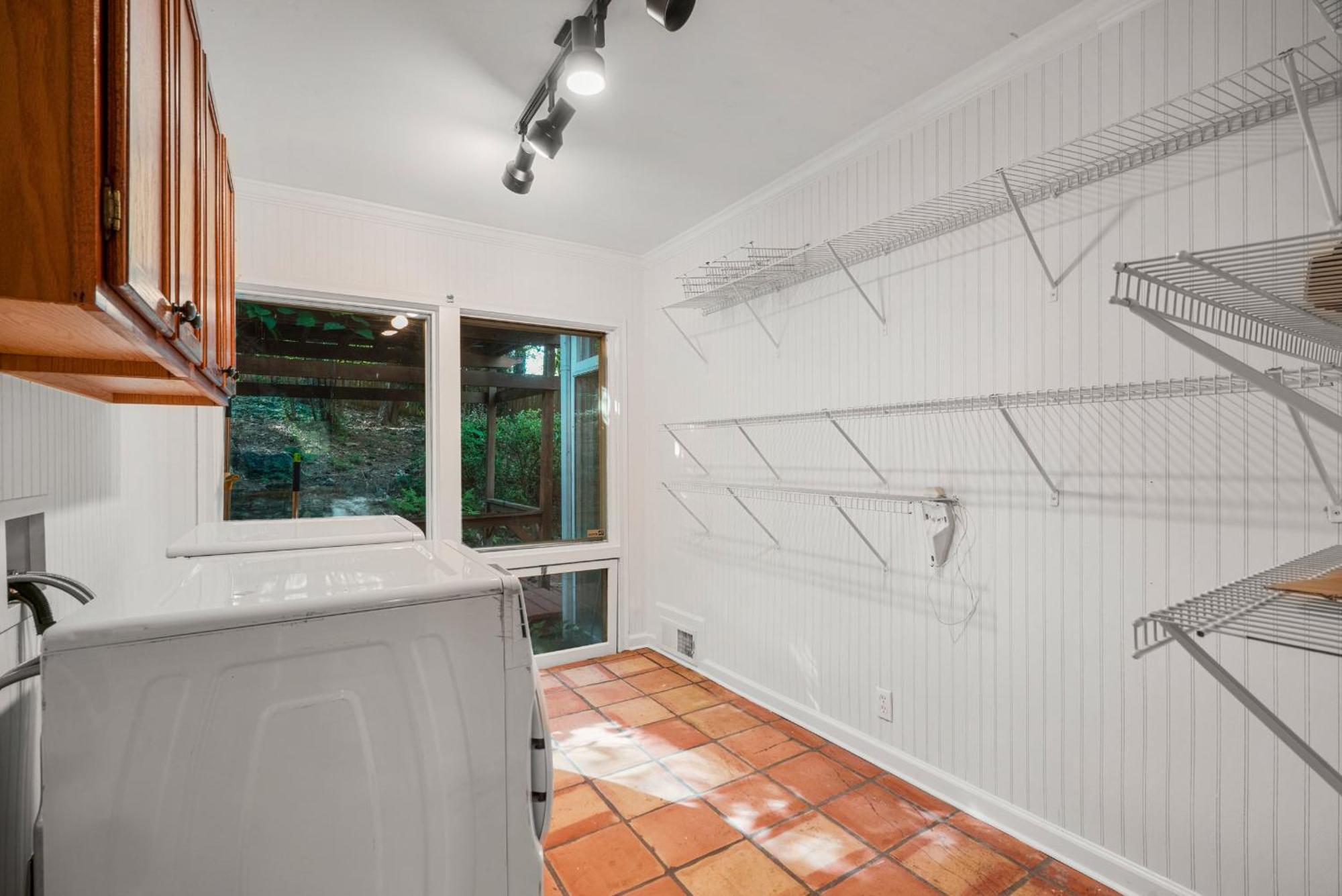 3-bed 2&half-bath Pet Friendly Buckhead