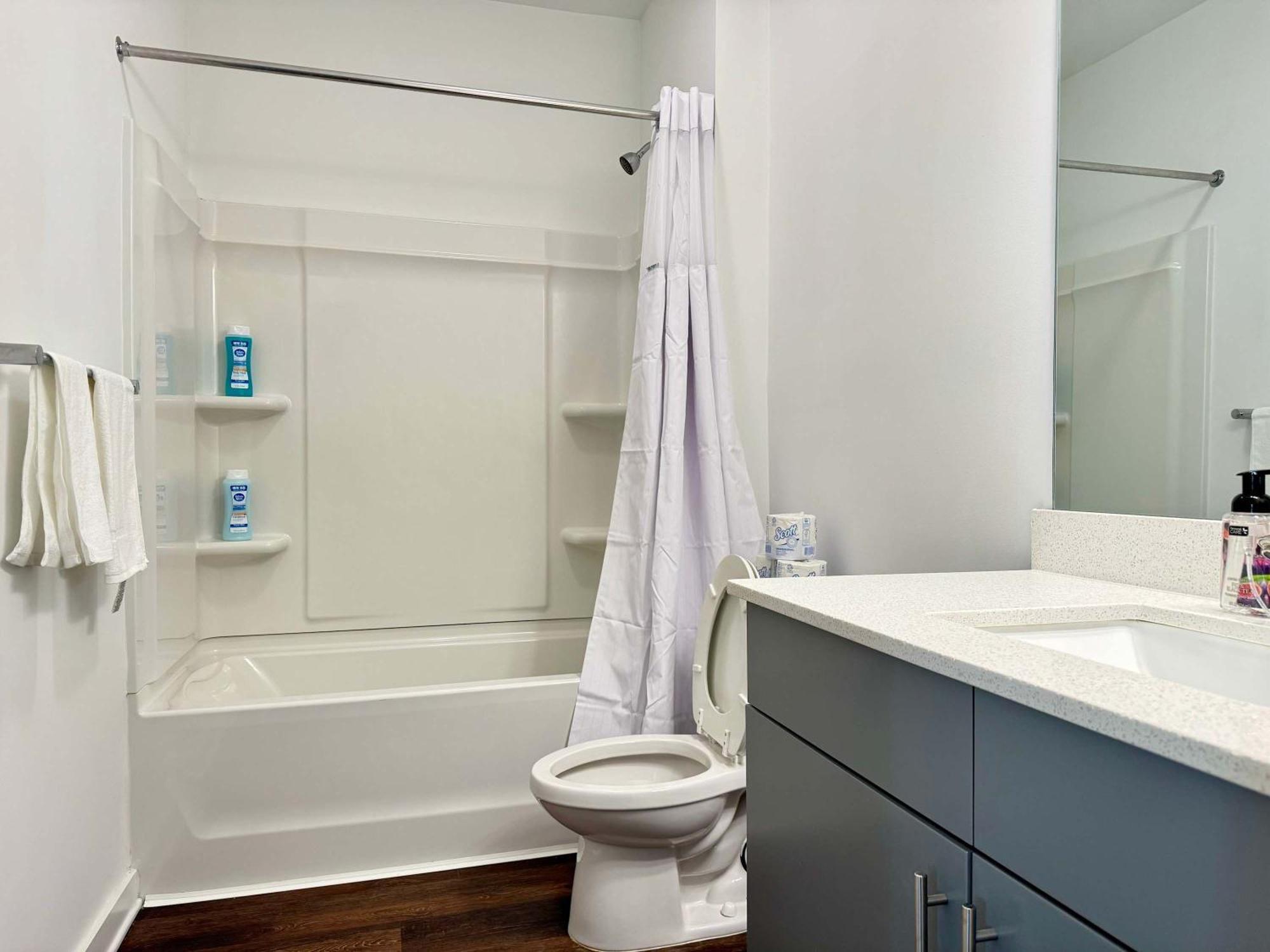 Luxury 4beds 3baths 2balcony Penthouse 542blvd *
