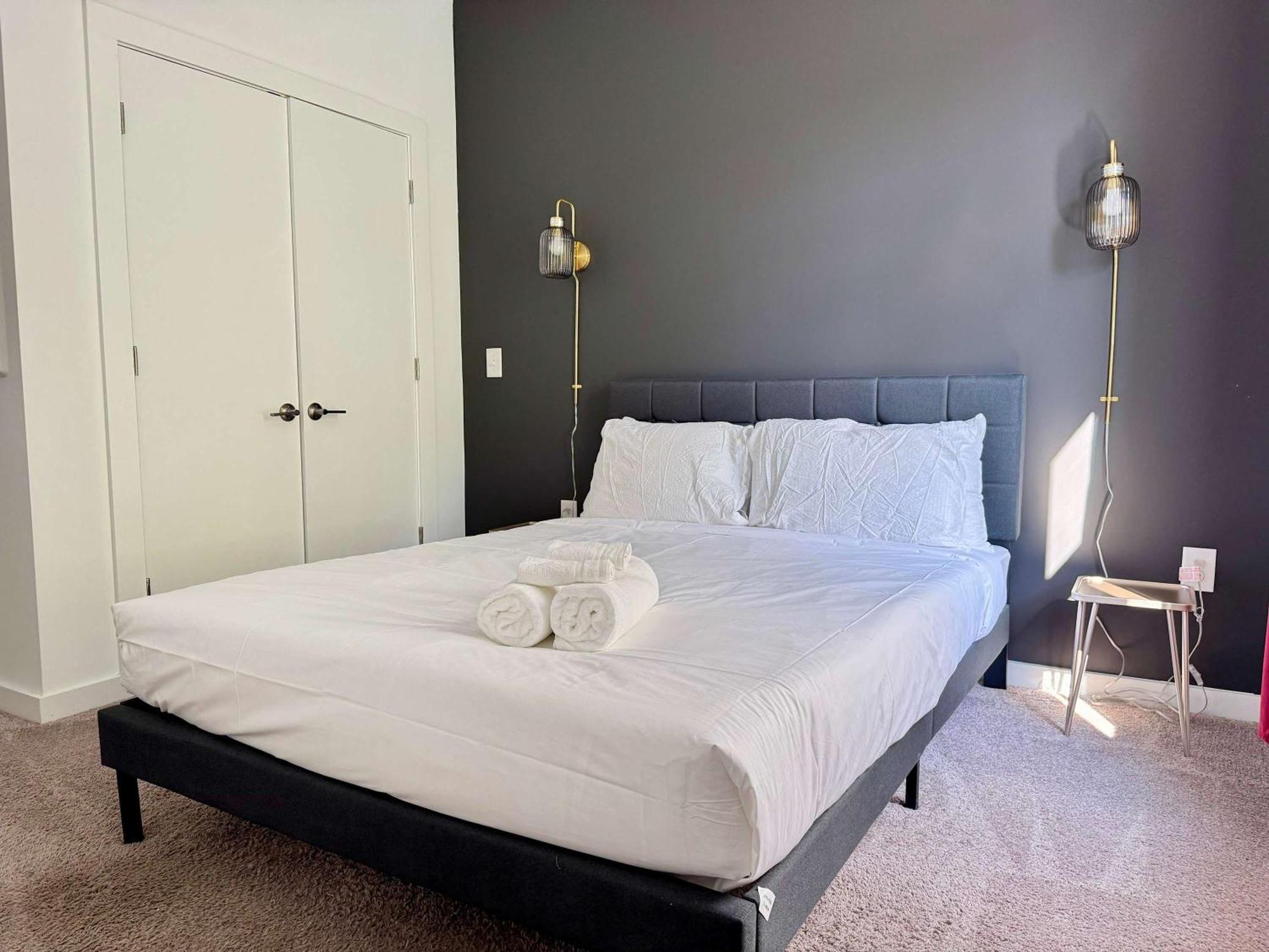 Holiday home Luxury 4beds 3baths 2balcony Penthouse 542blvd *