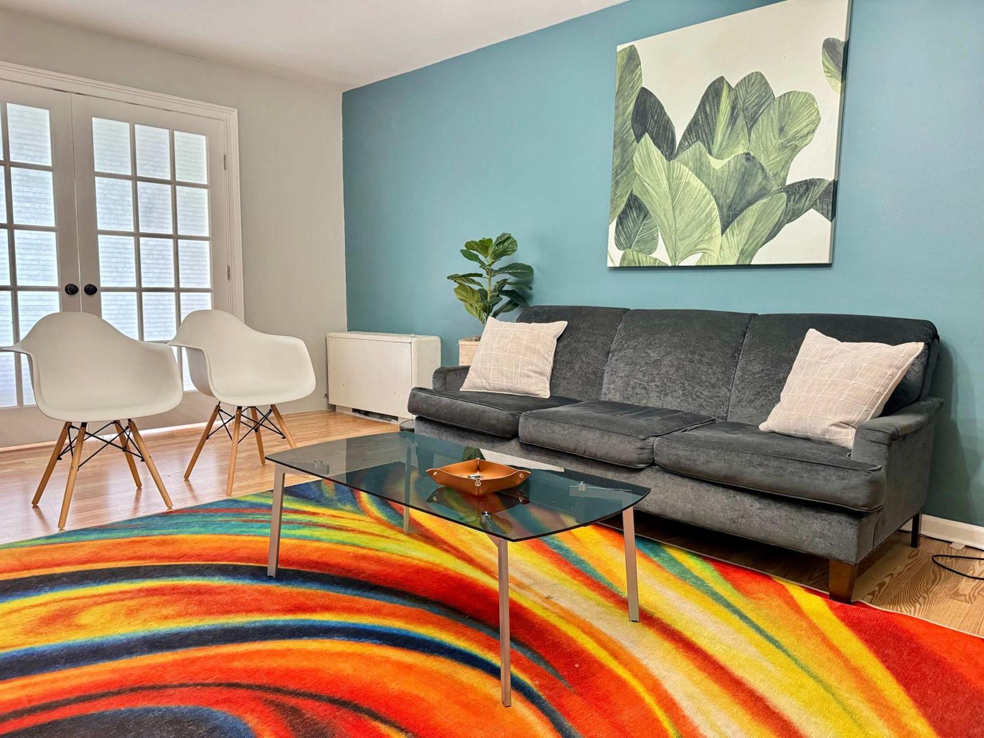 Apartment Downtown! Onsite Parking! 2bd! View! Lm509