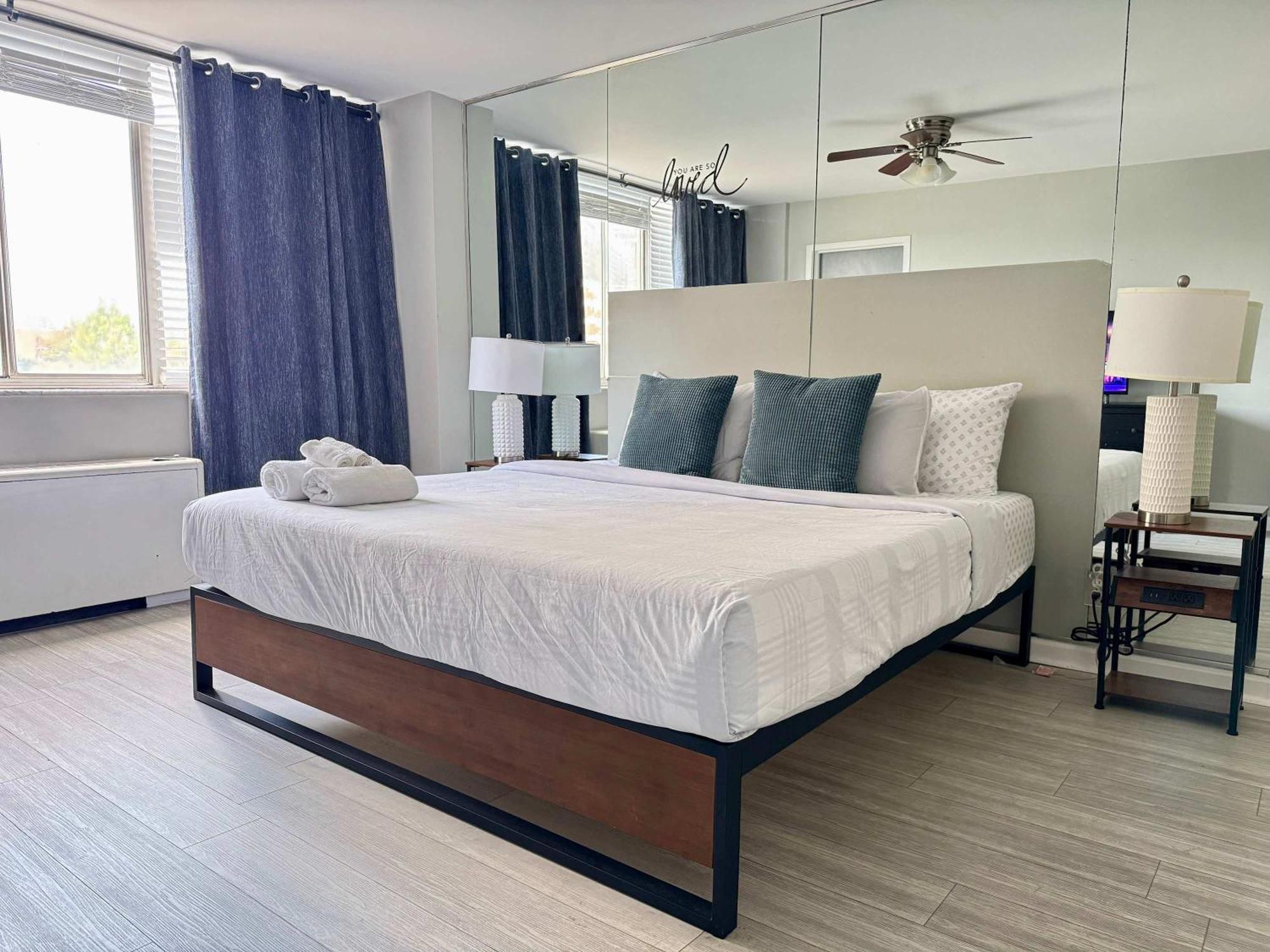 Downtown! Onsite Parking! 2bd! View! Lm509 Apartment *