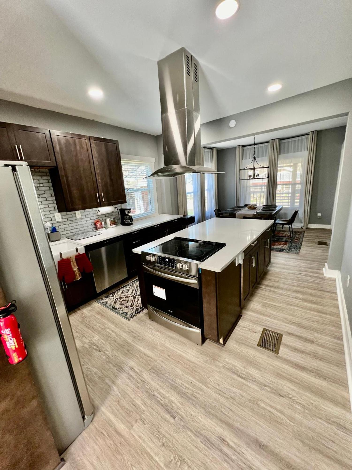 Holiday home Calm 4br-3ba 10 Min Dt Airport By Lsp Homes